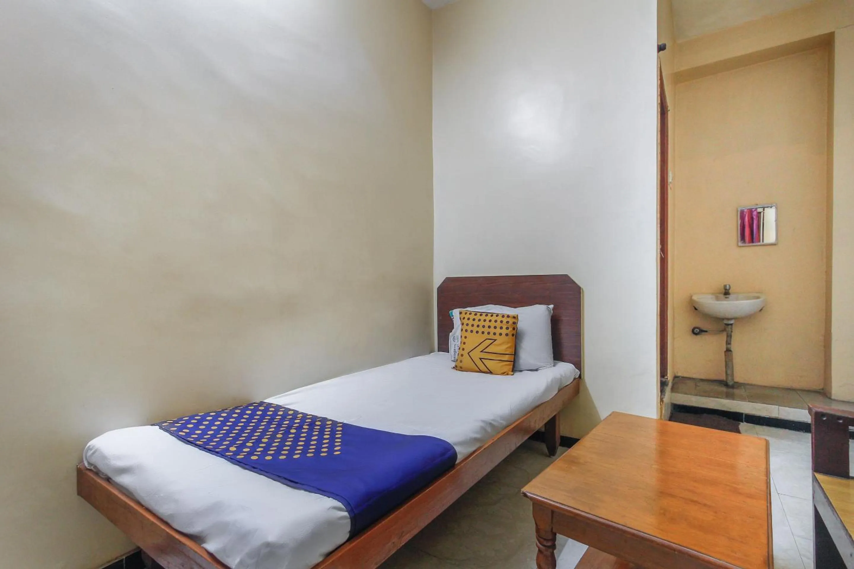 Bedroom, Bed in SPOT ON Thangam Lodge