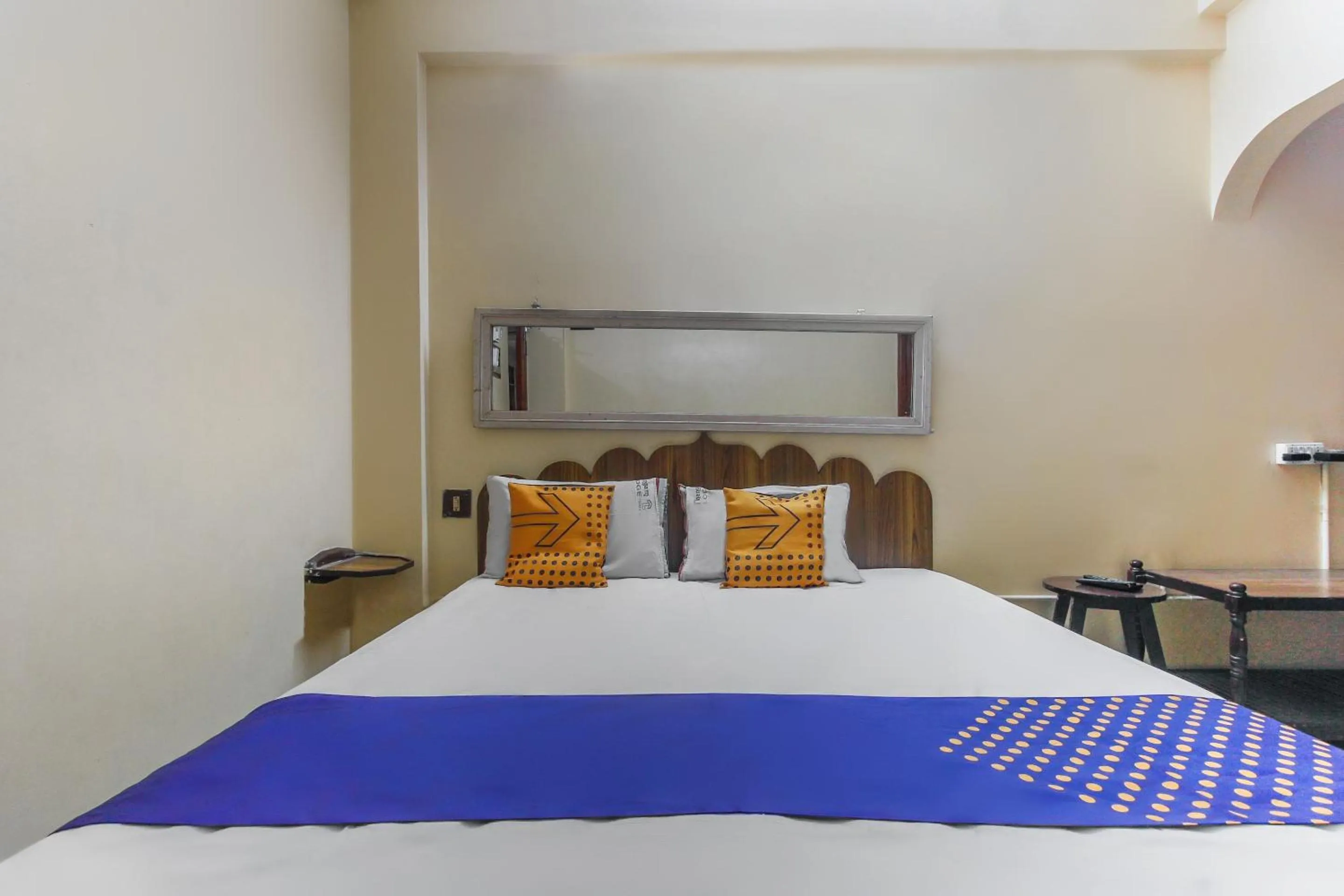 Bedroom, Bed in SPOT ON Thangam Lodge