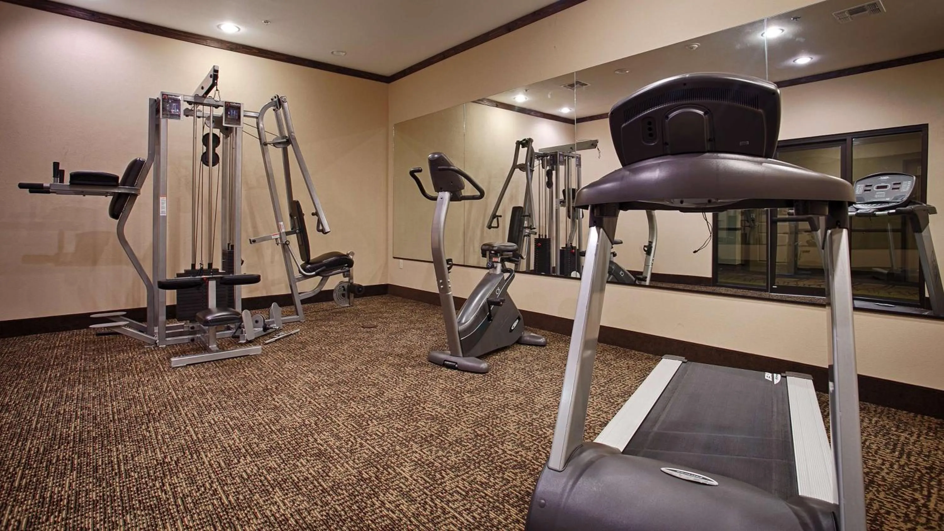 Fitness centre/facilities in Best Western Plus Emory at Lake Fork Inn & Suites
