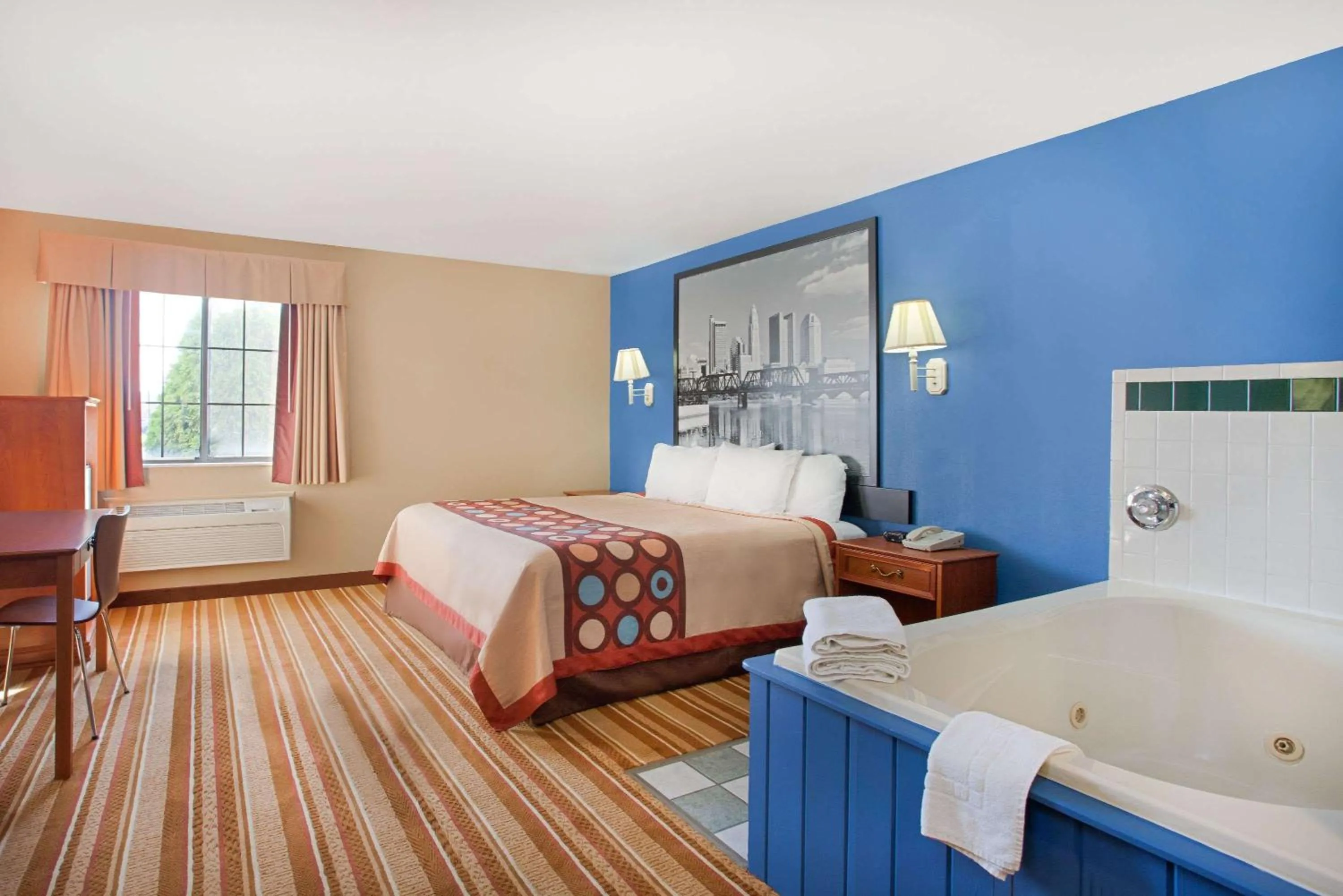 Photo of the whole room, Bed in Super 8 by Wyndham Defiance