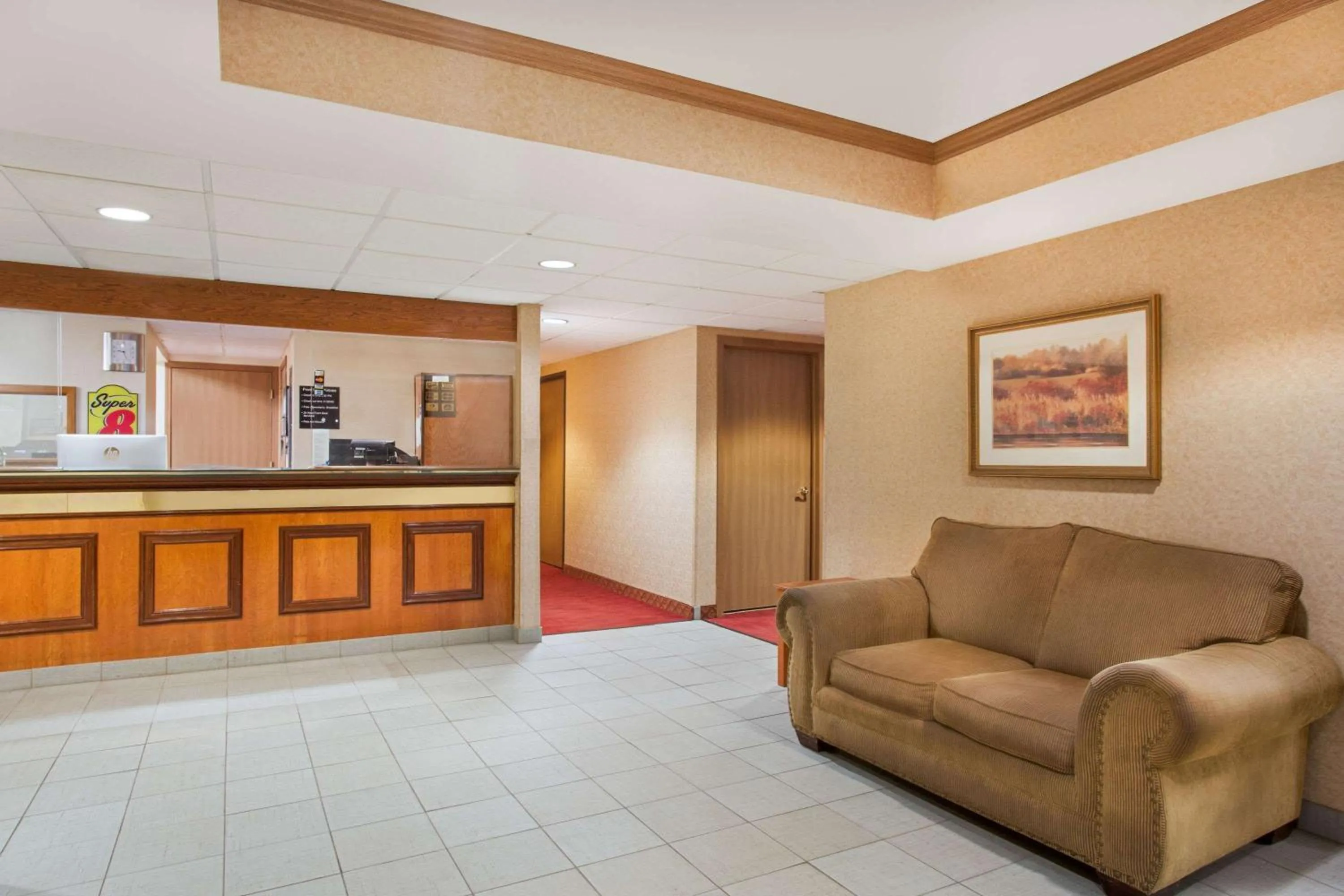 Lobby or reception in Super 8 by Wyndham Defiance