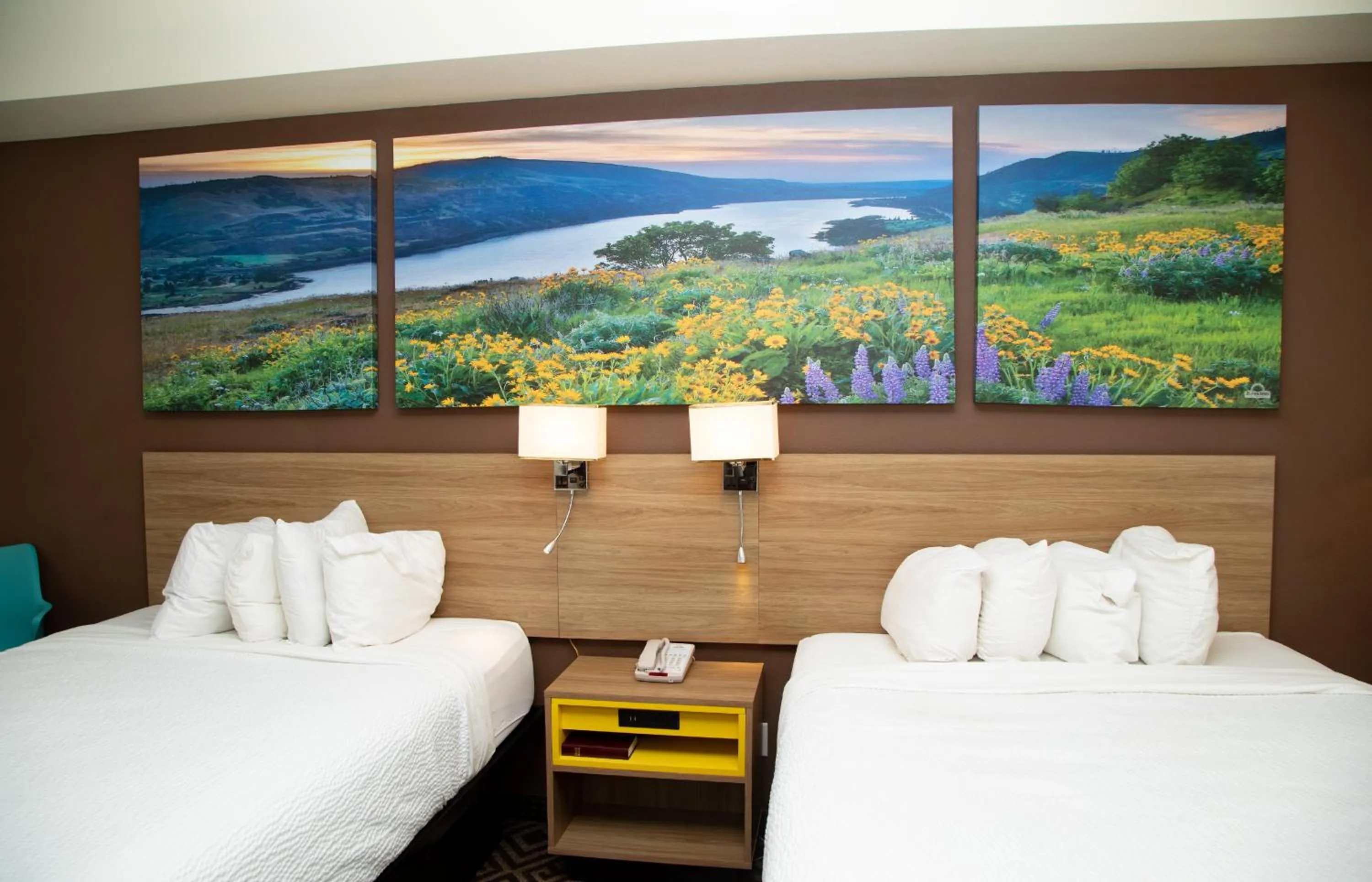 Bedroom, Bed in Days Inn by Wyndham Manitou Springs