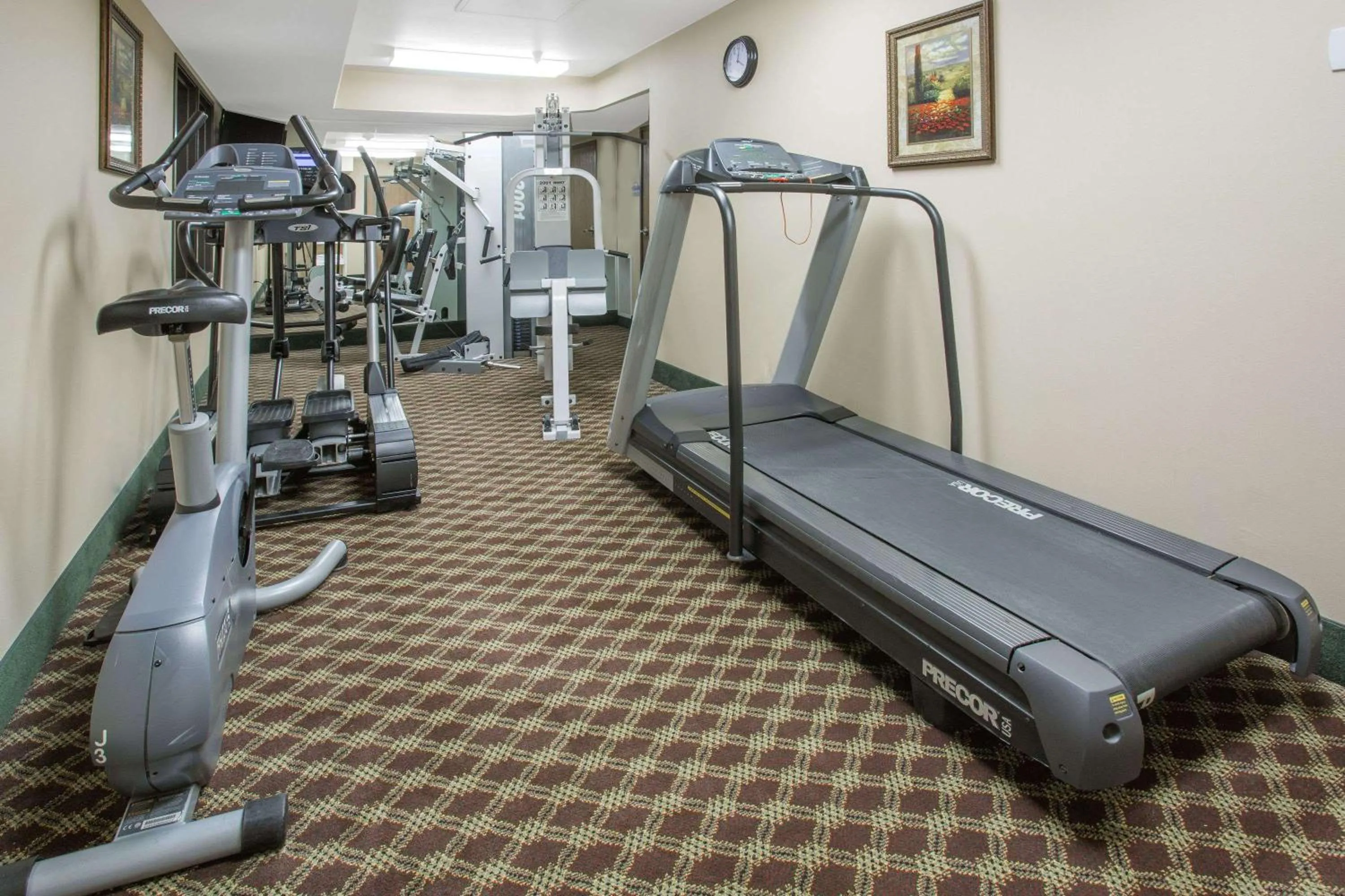 Fitness centre/facilities in Days Inn by Wyndham Manitou Springs