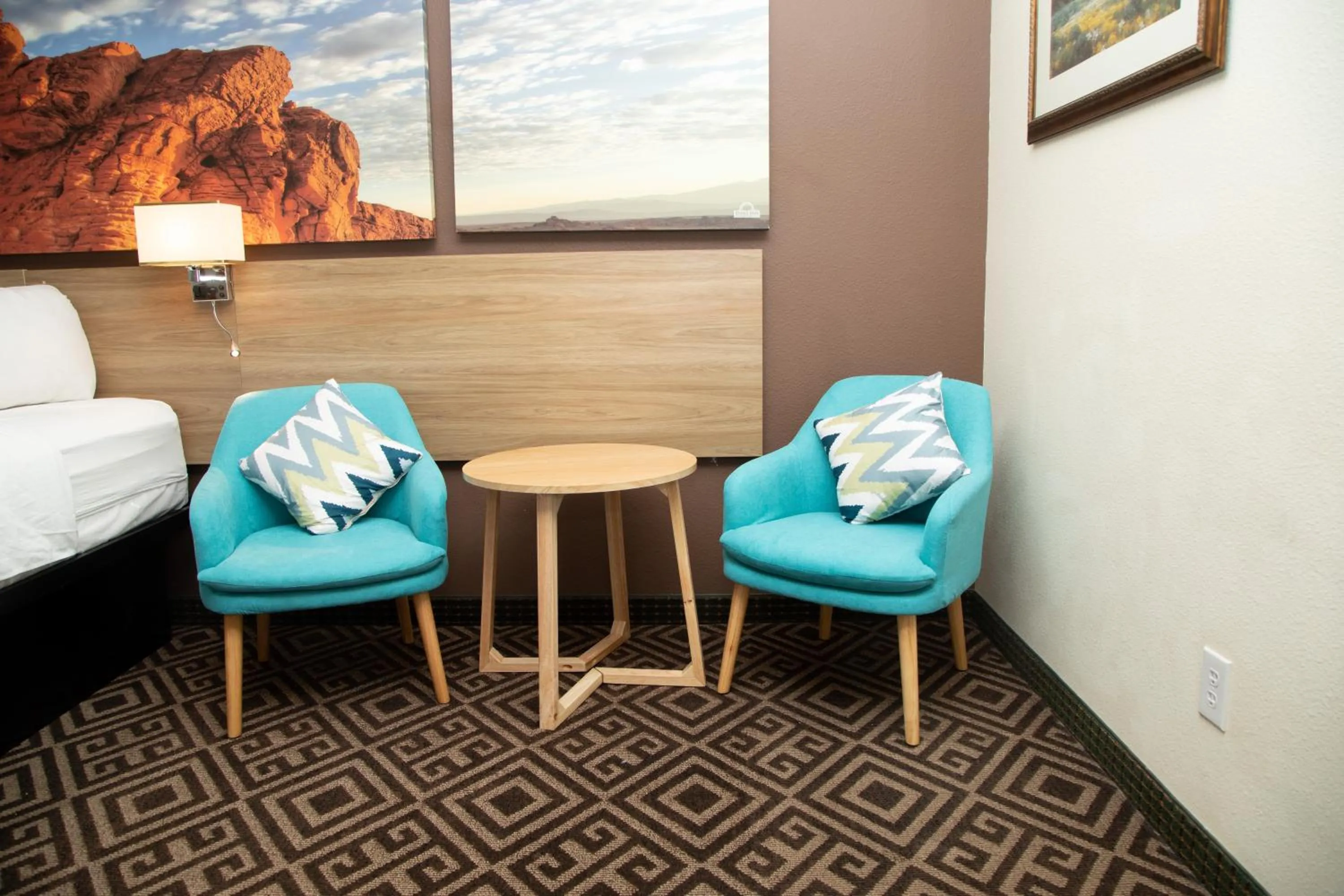 Bedroom, Bed in Days Inn by Wyndham Manitou Springs