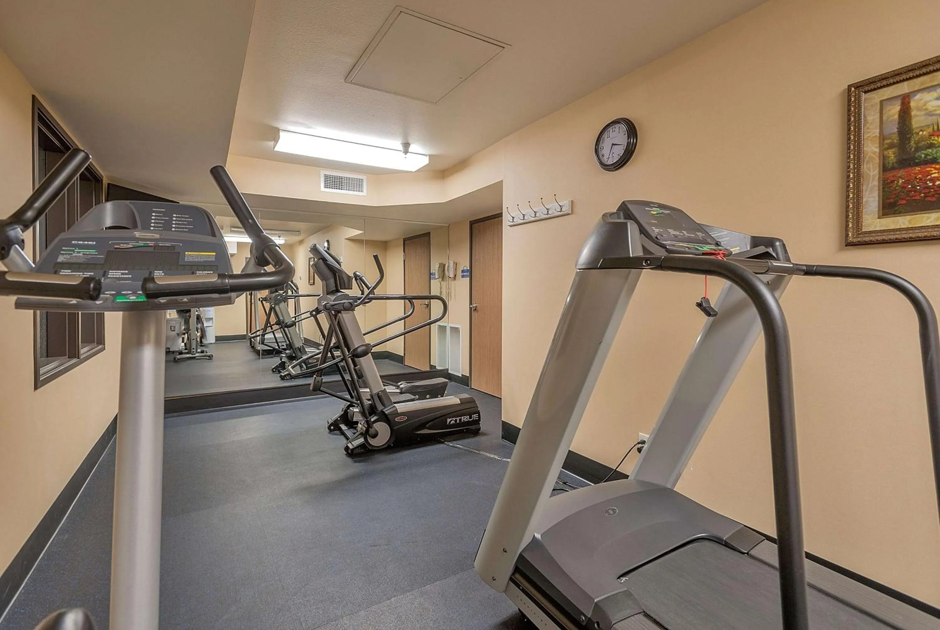 Fitness centre/facilities in Days Inn by Wyndham Manitou Springs