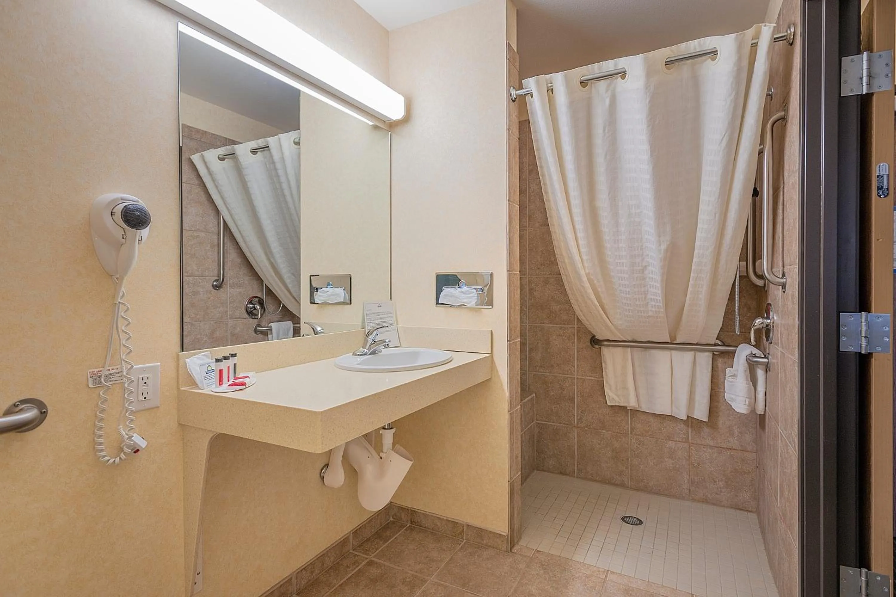 Shower in Days Inn by Wyndham Manitou Springs