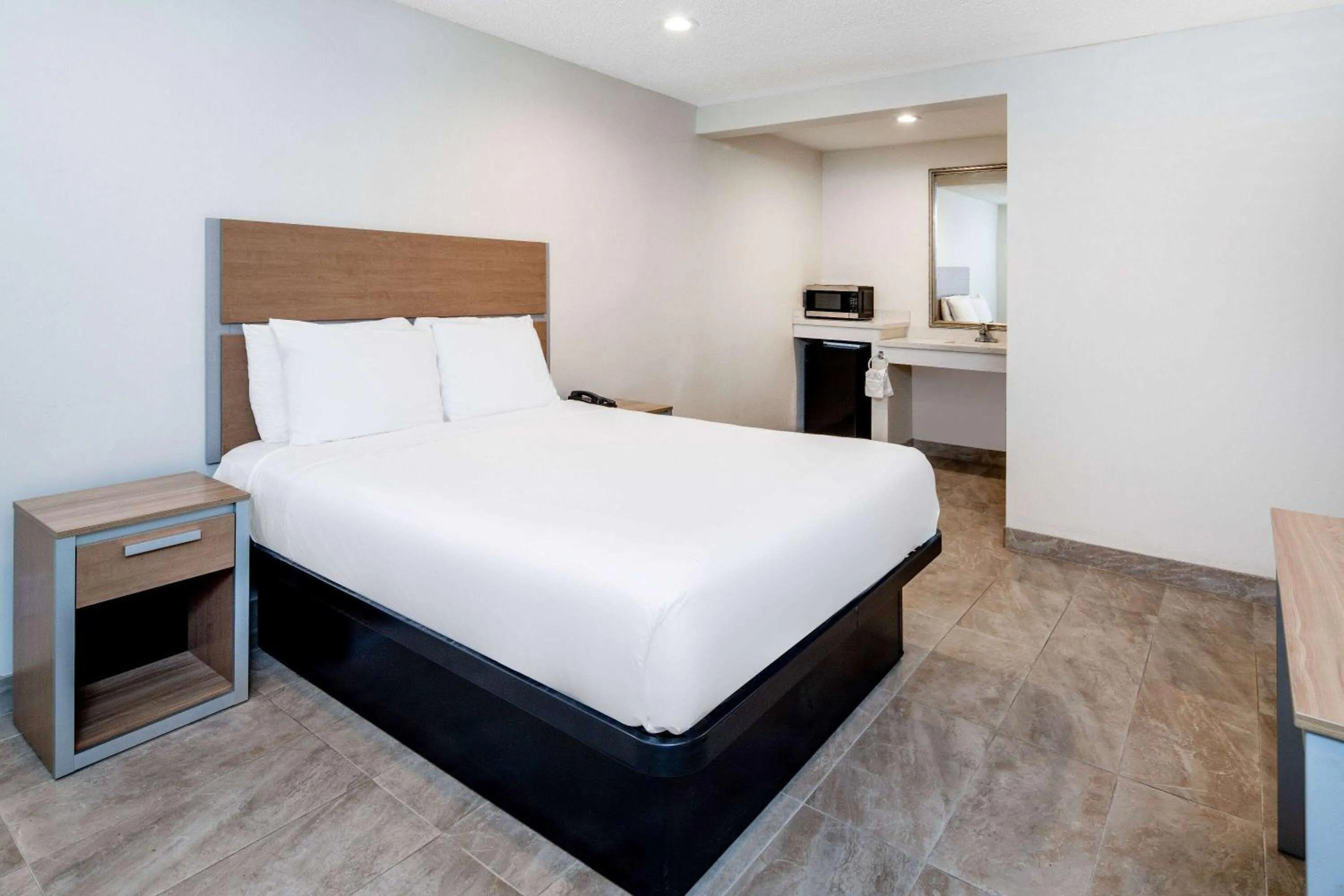 Photo of the whole room in Super 8 by Wyndham Bakersfield CA