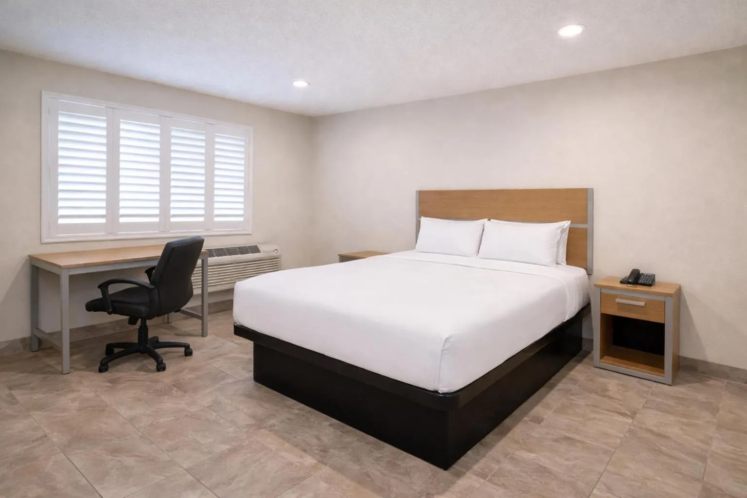 Super 8 by Wyndham Bakersfield CA Near Airport