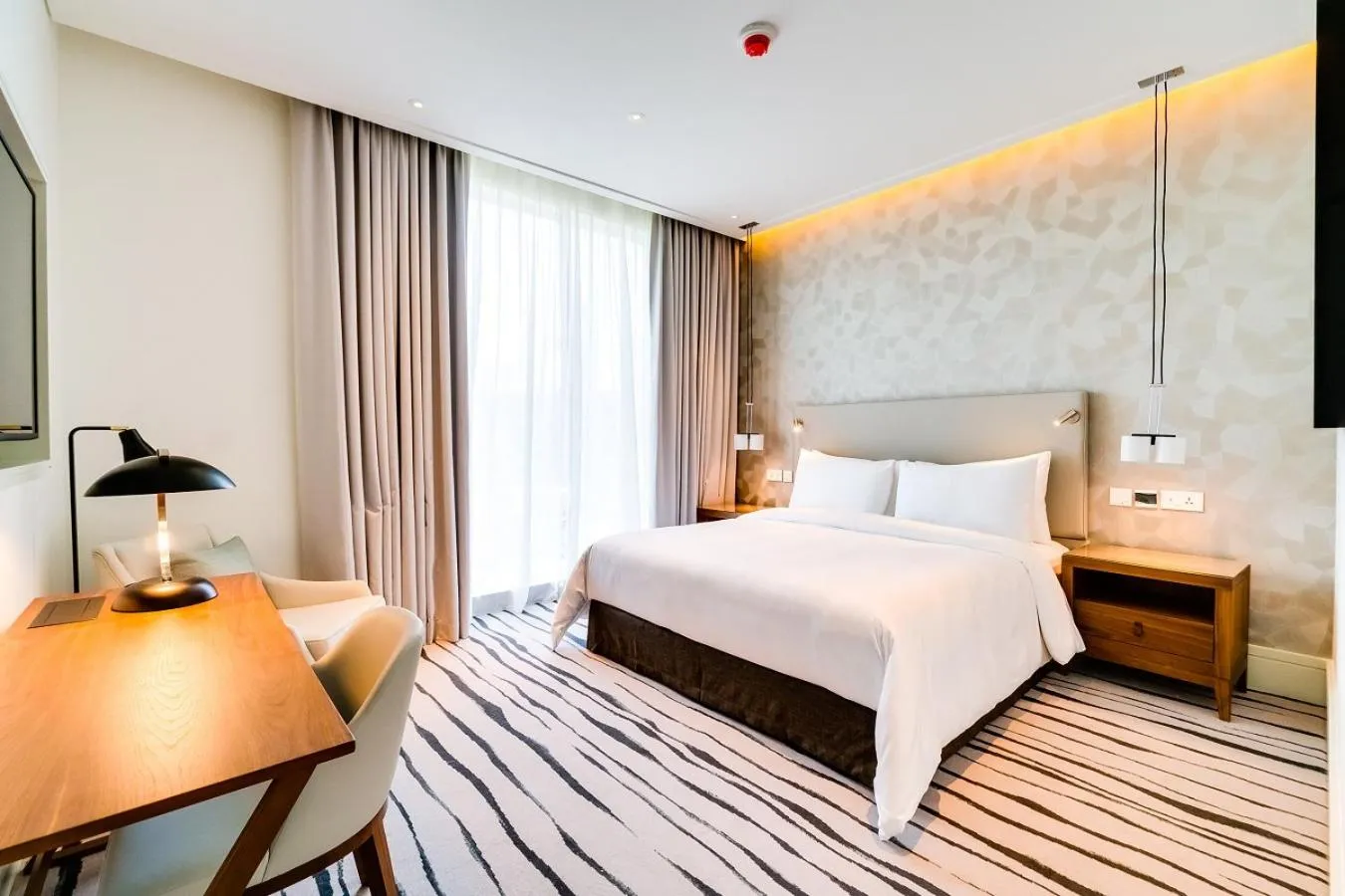 Bed in Vida Downtown Residences