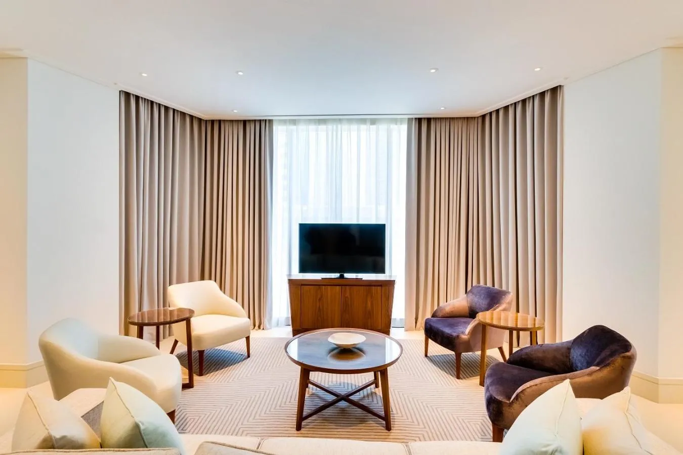 TV and multimedia in Vida Downtown Residences