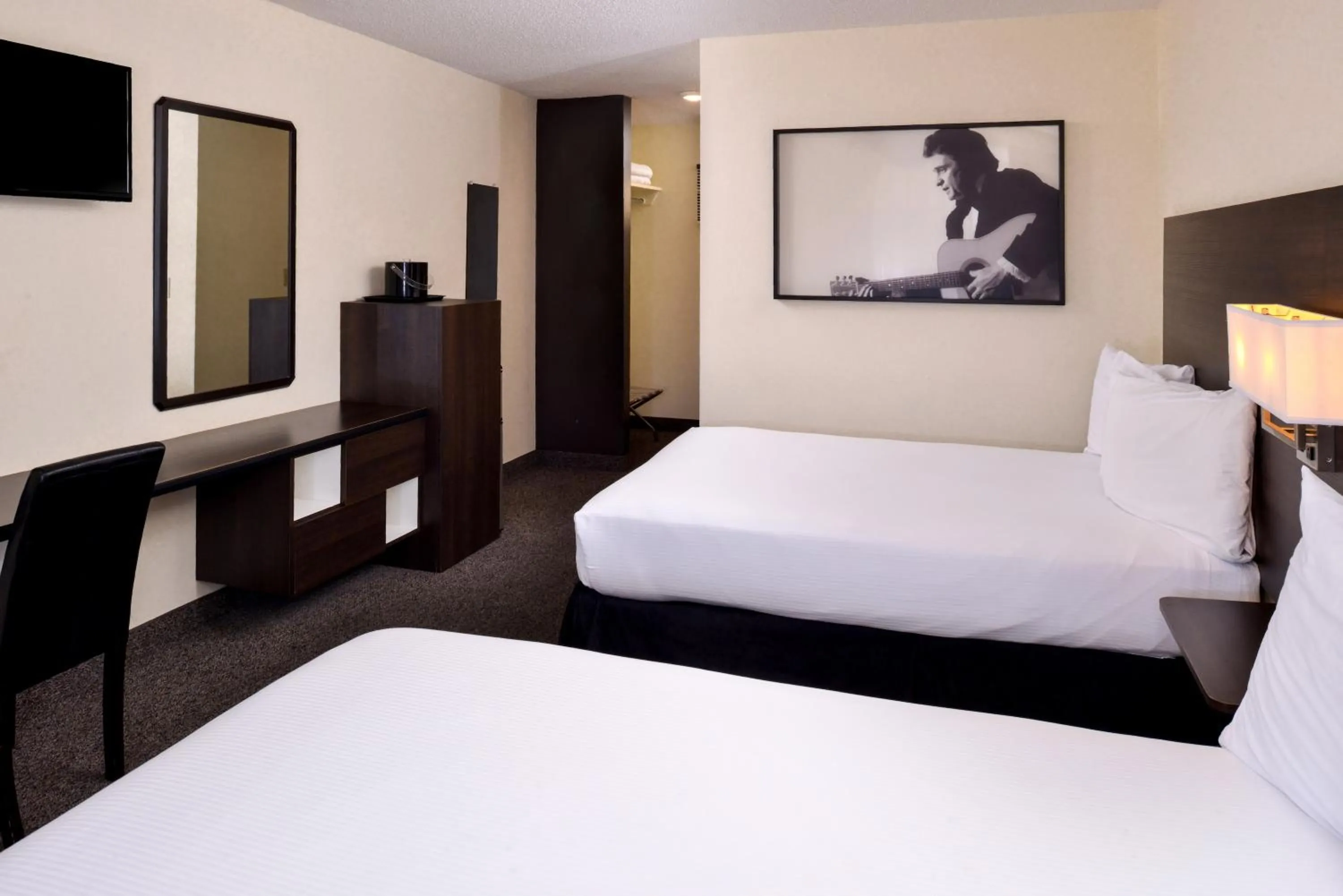 Bedroom, Bed in Steam Plant Hotel