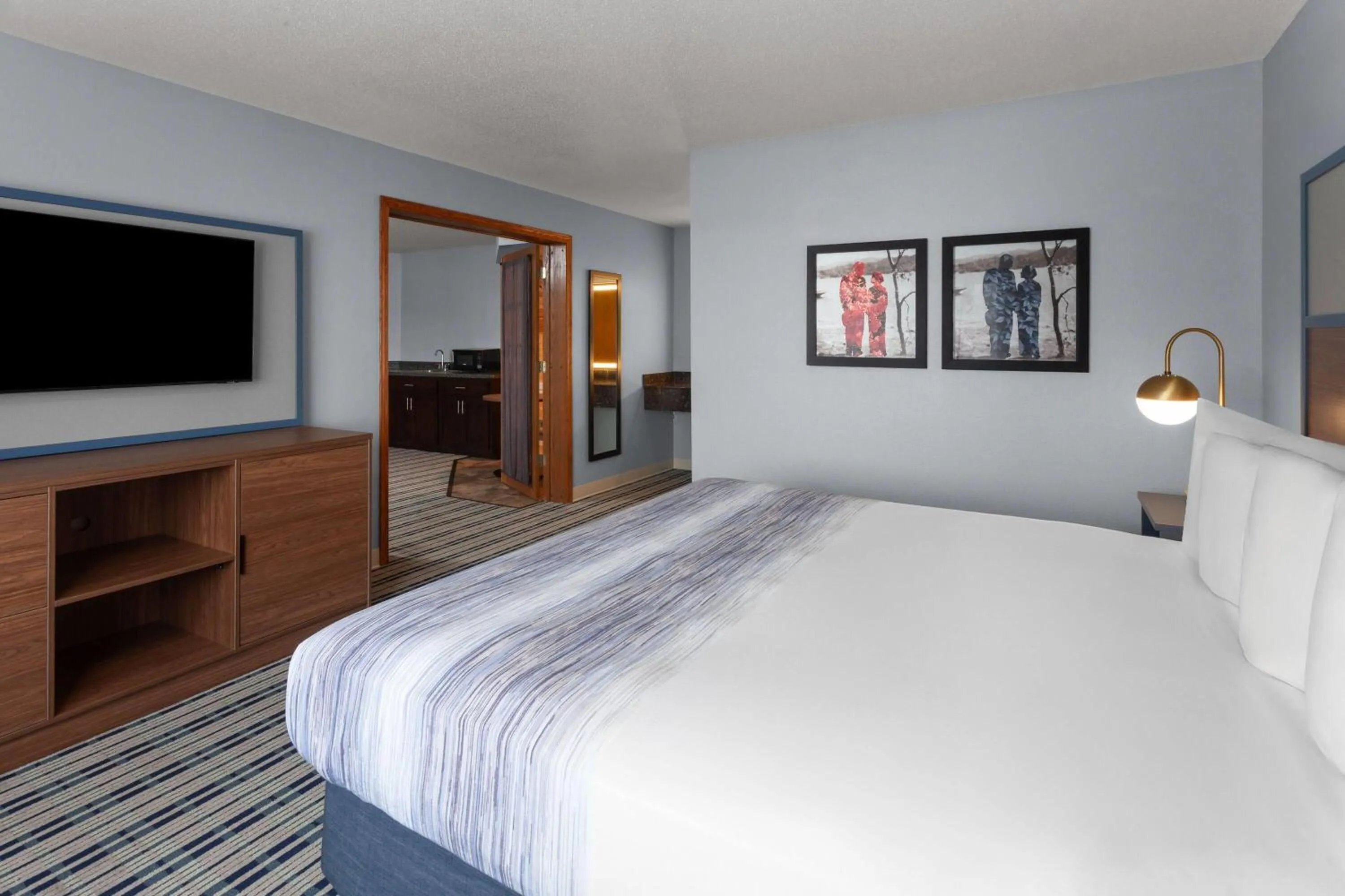 Photo of the whole room, Bed in AmericInn by Wyndham West Salem