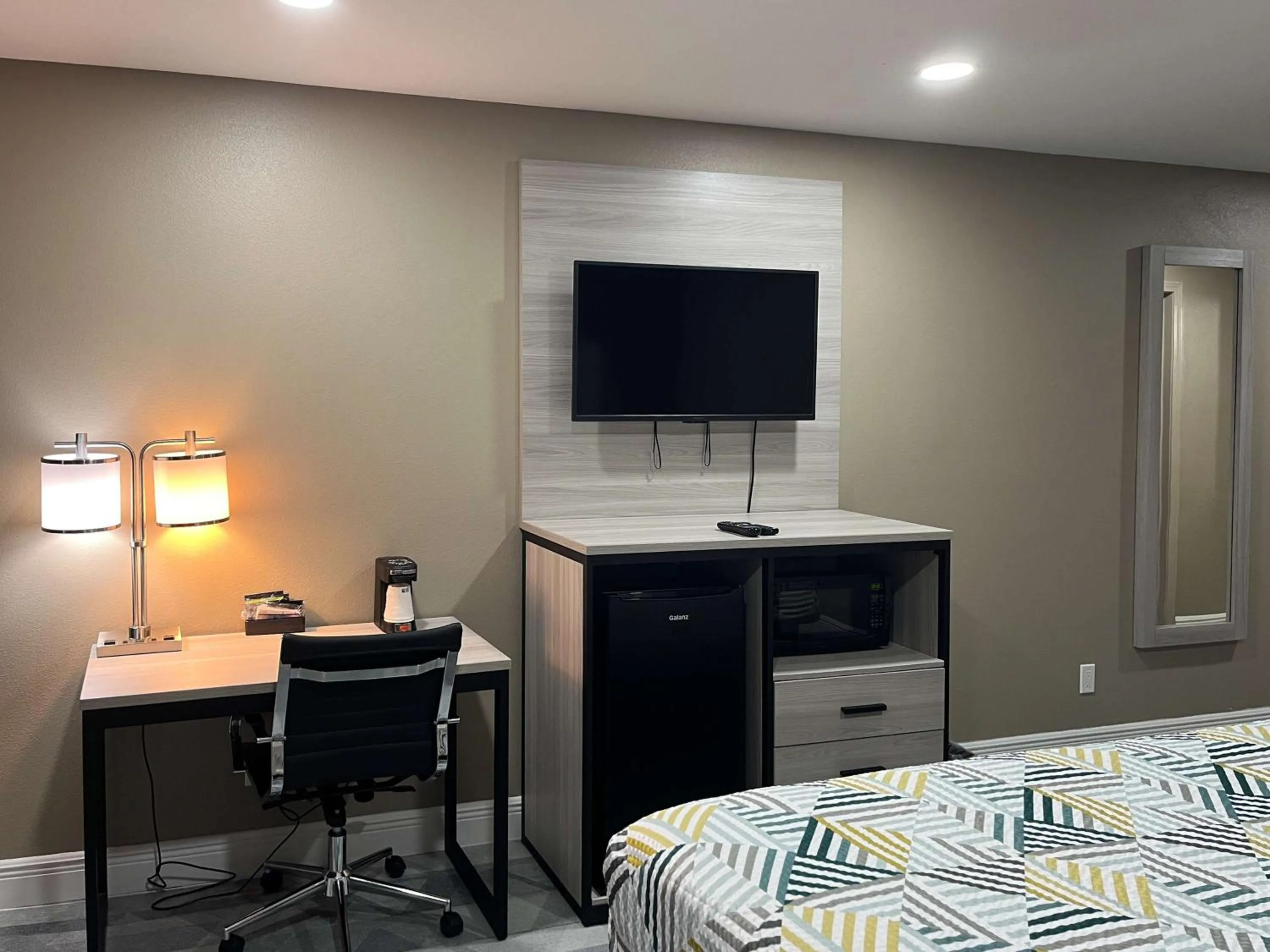 Bedroom, Bed in Motel 6 Houma, LA