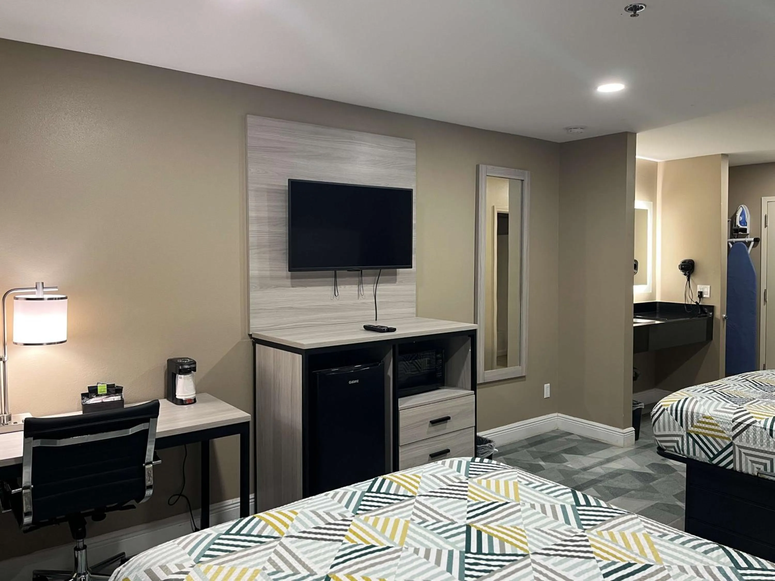 Bedroom, Bed in Motel 6 Houma, LA