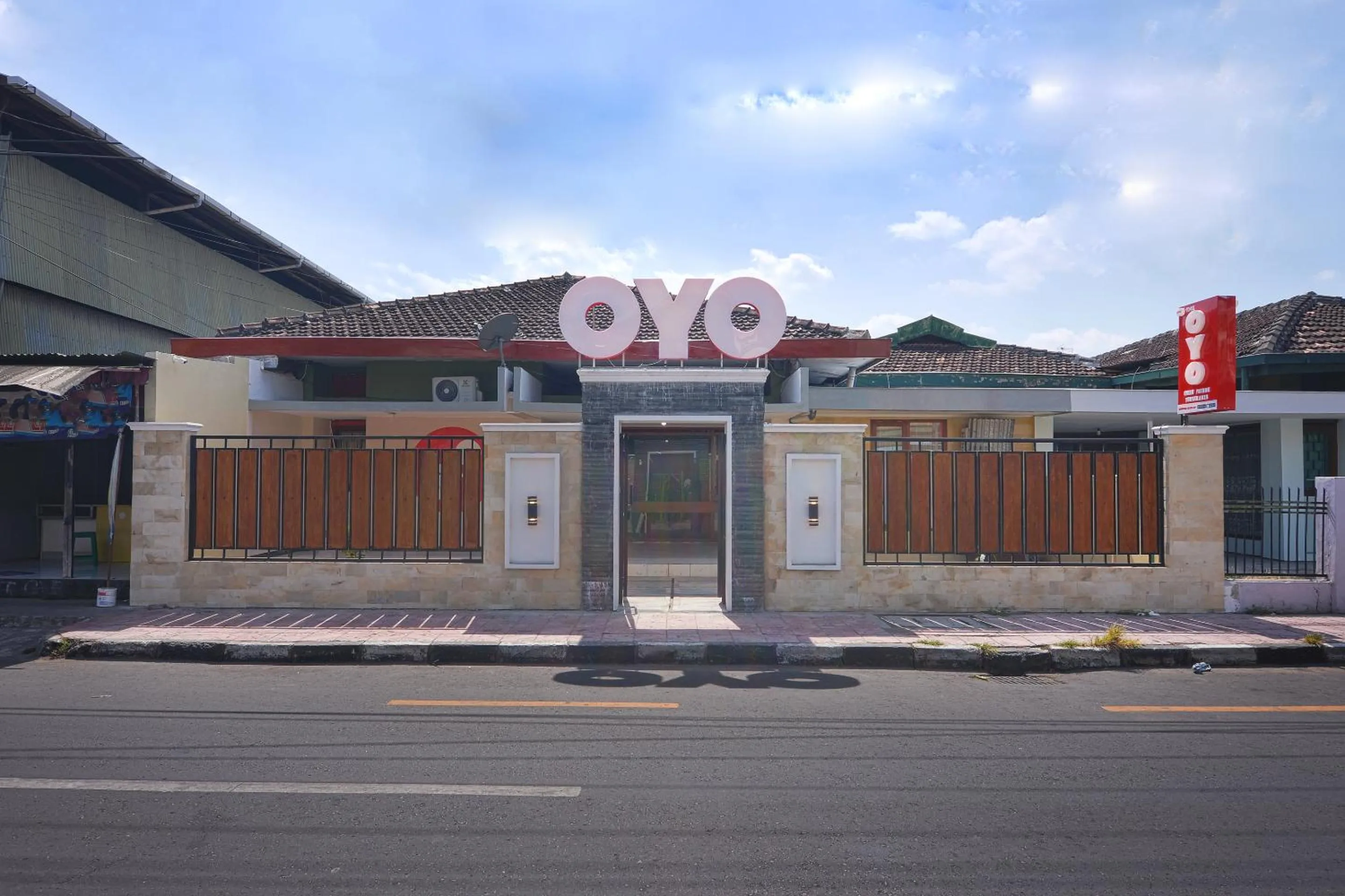 Facade/entrance in Super OYO 1046 Omah Pathok