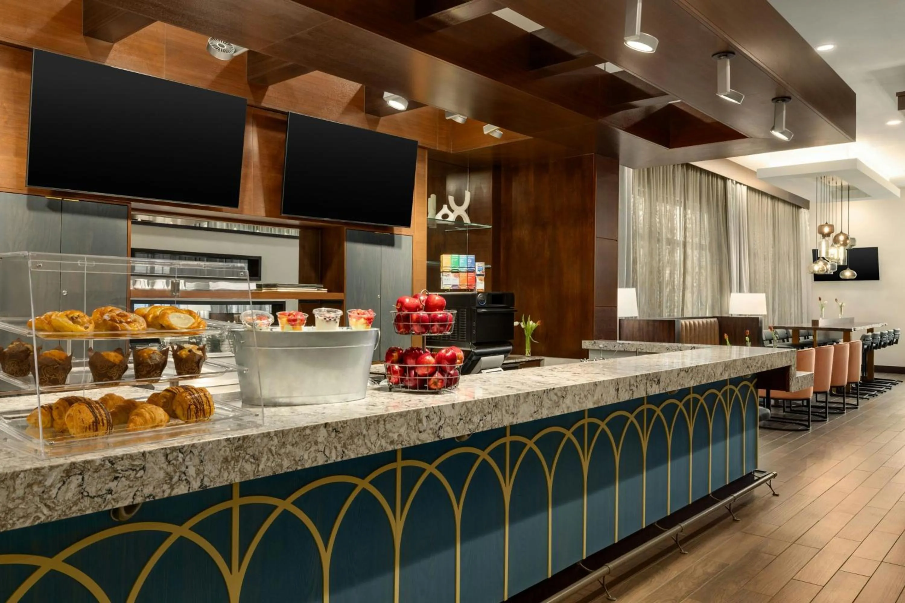 Breakfast in Courtyard by Marriott San Francisco Union Square