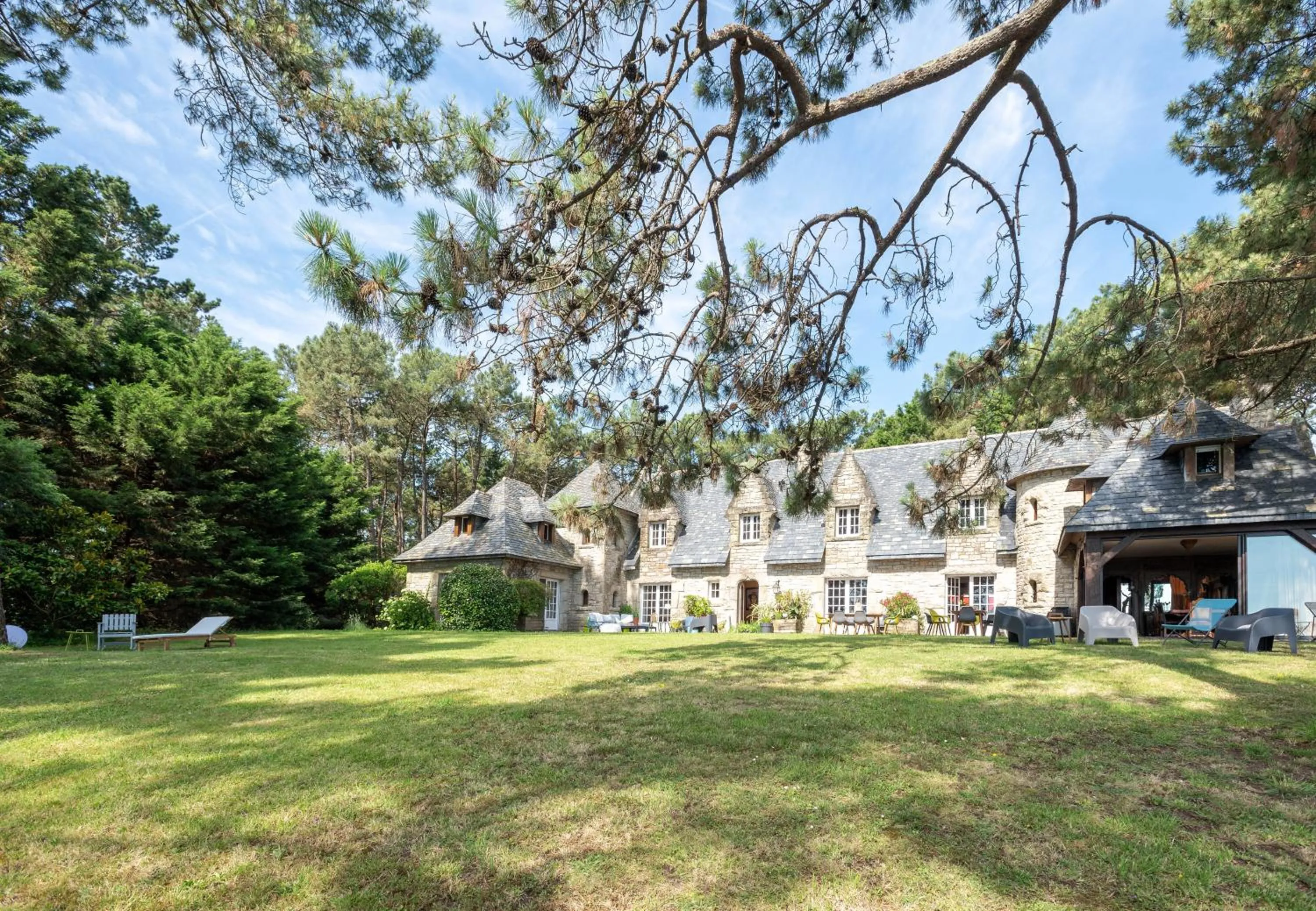 Property building in Le Manoir de Saint Brendan