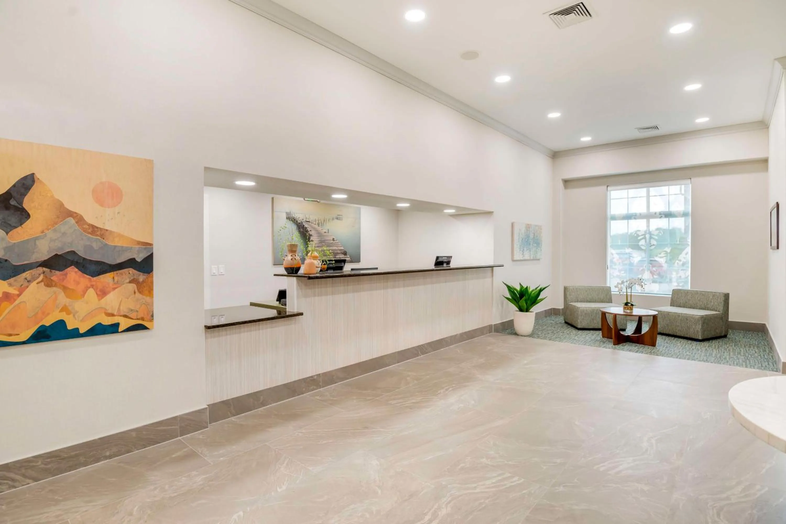 Lobby or reception in Best Western Plus Crossroads Inn & Suites