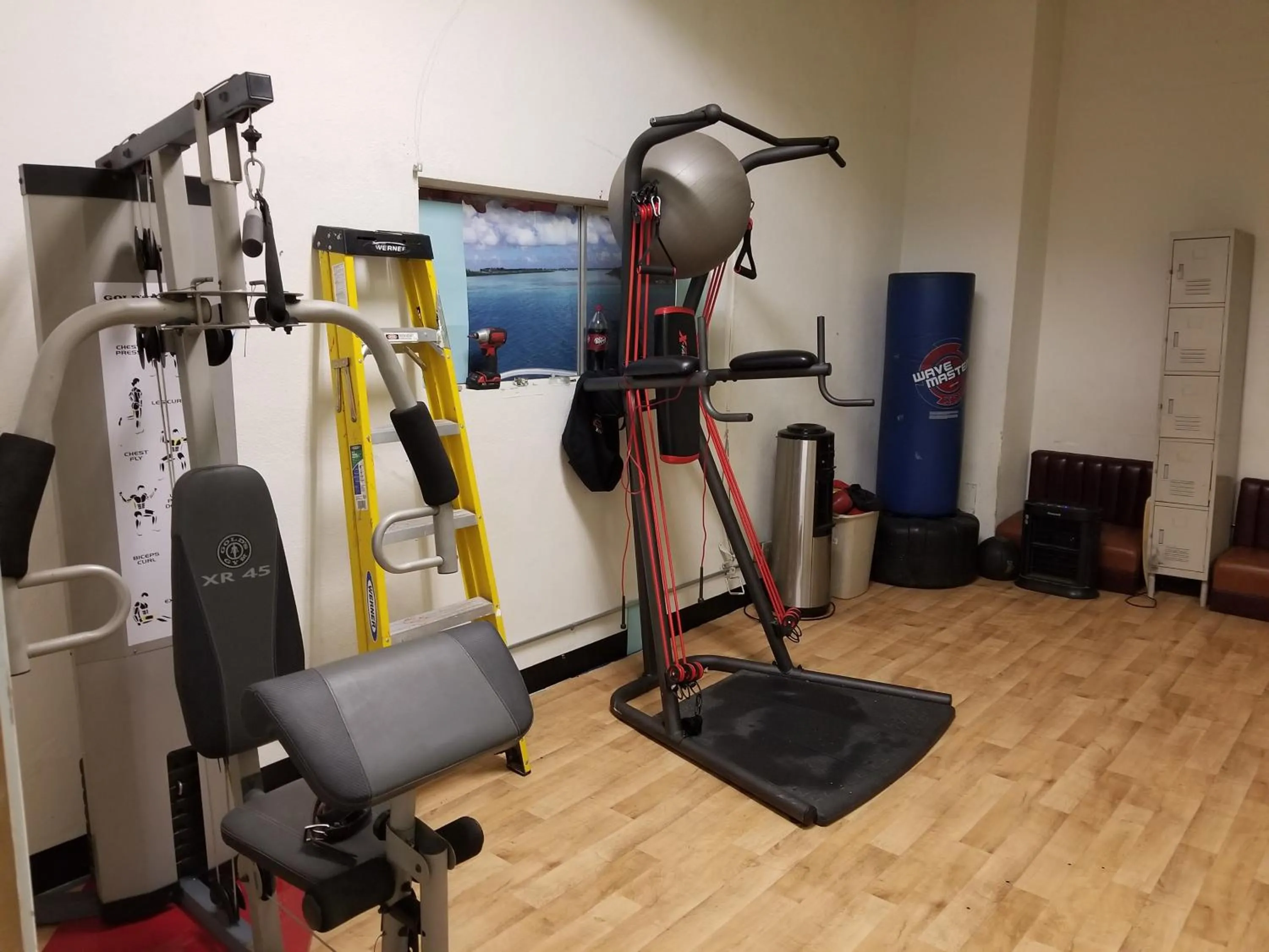 Fitness centre/facilities in Artist Housing - Downtown