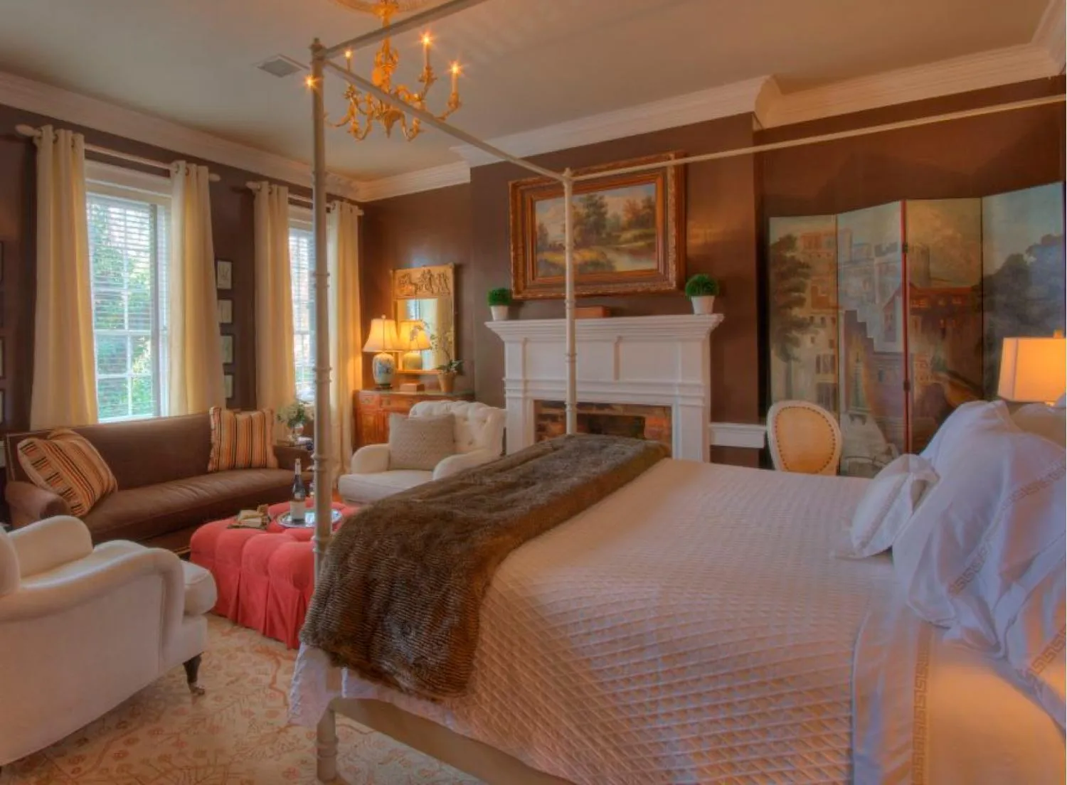 Bed in Inn at Court Square