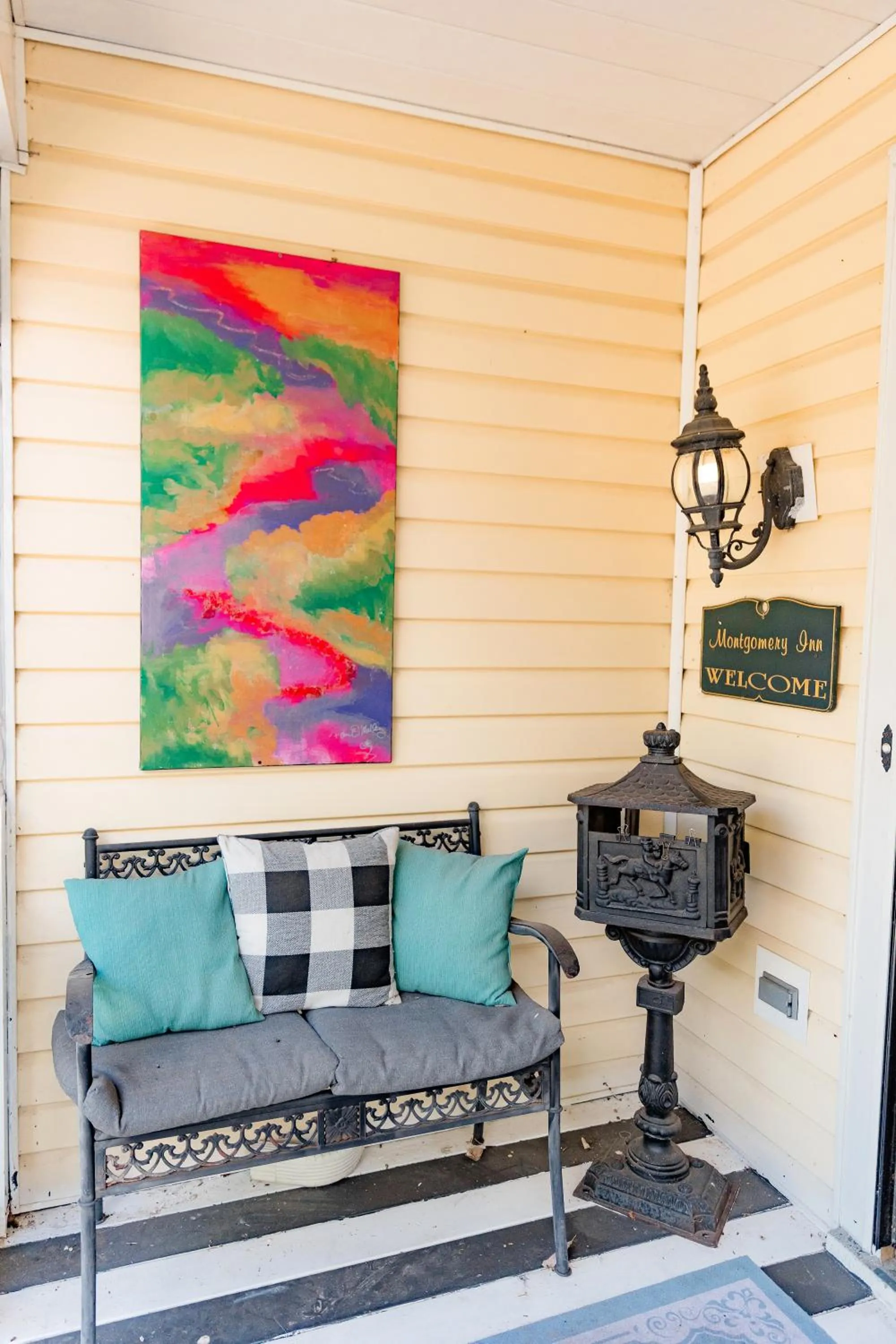 Seating area in Montgomery Inn BnB