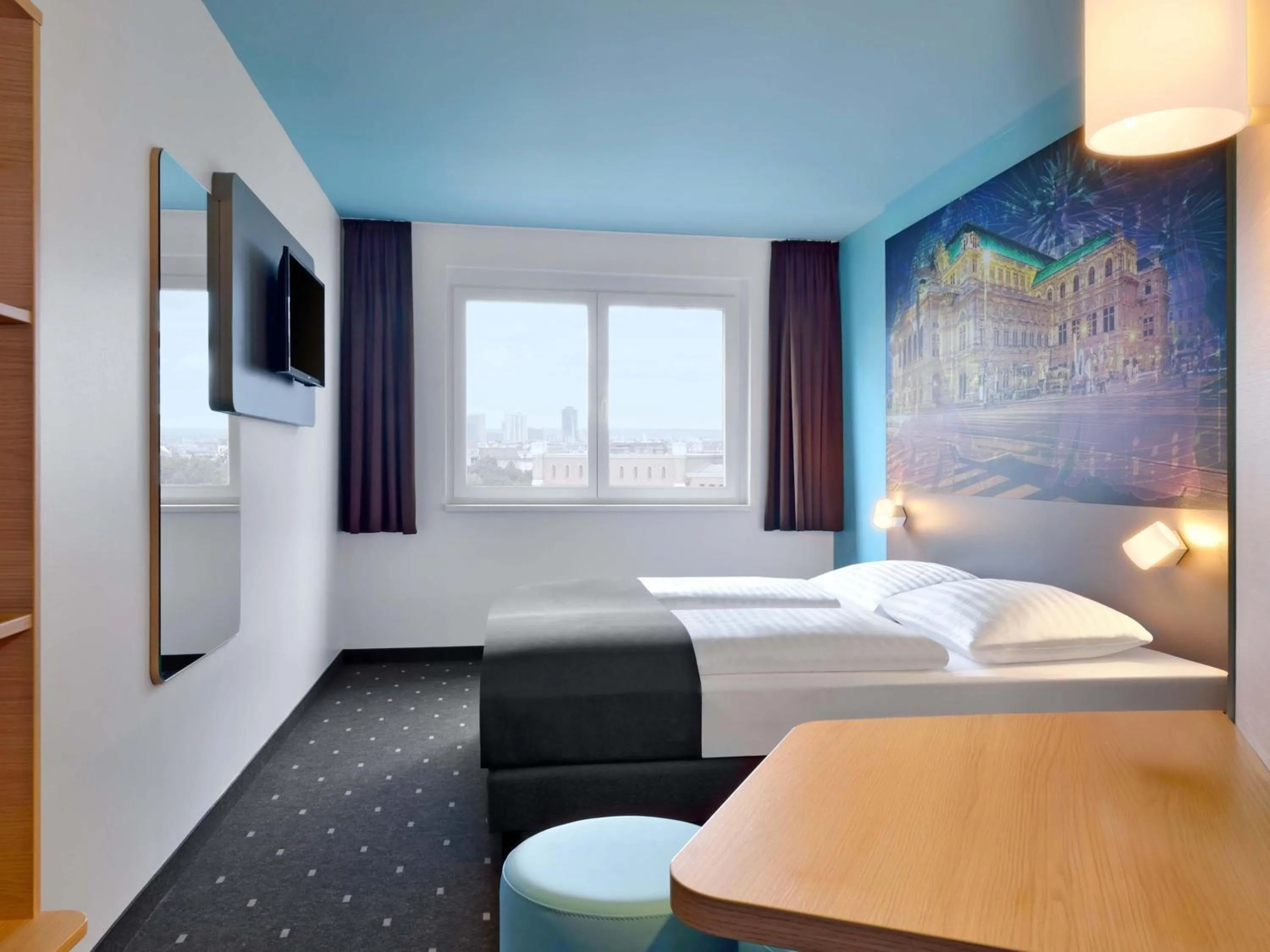 Photo of the whole room, Bed in B&B Hotel Wien-Hbf