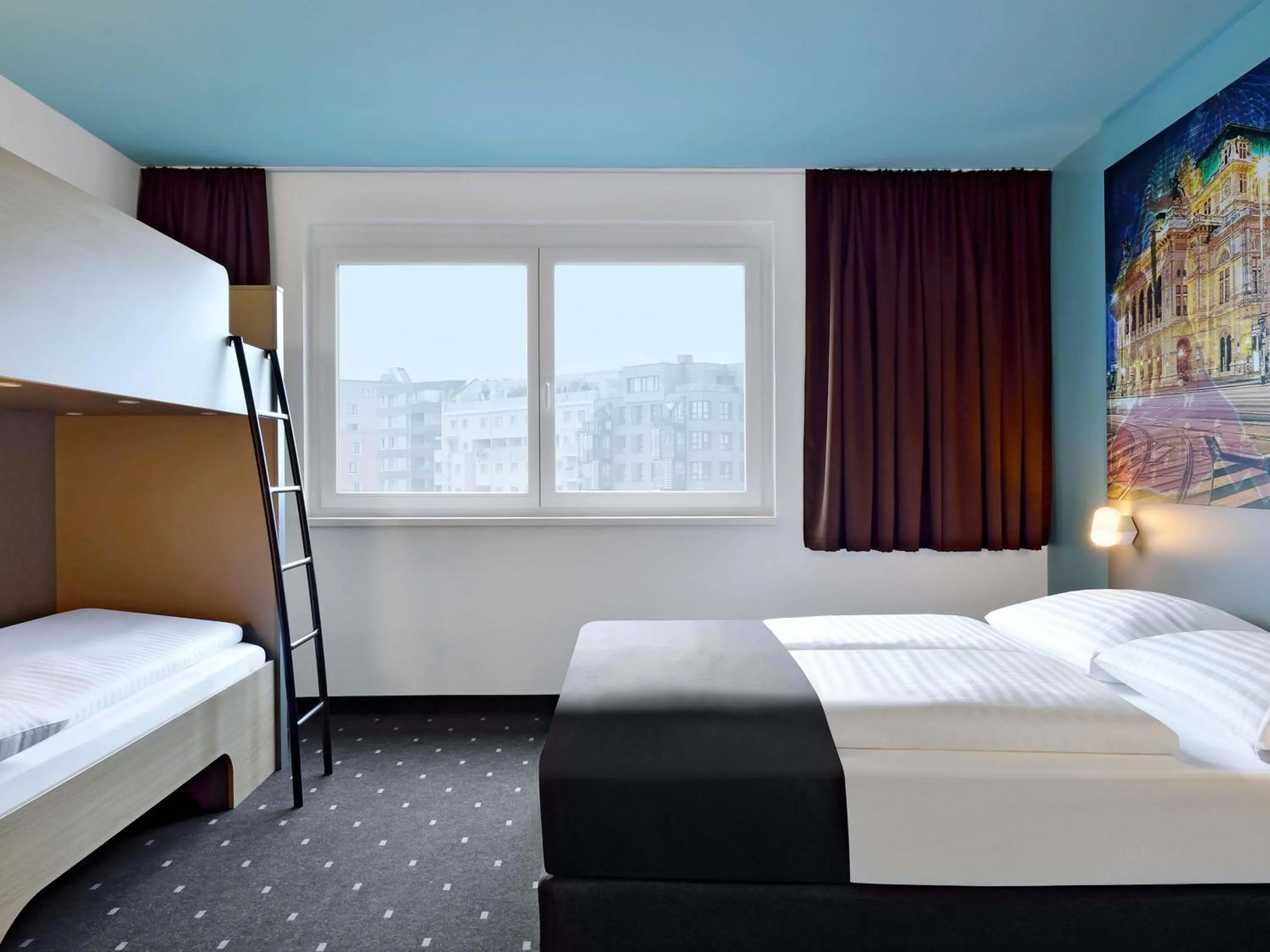 Photo of the whole room, Bed in B&B Hotel Wien-Hbf