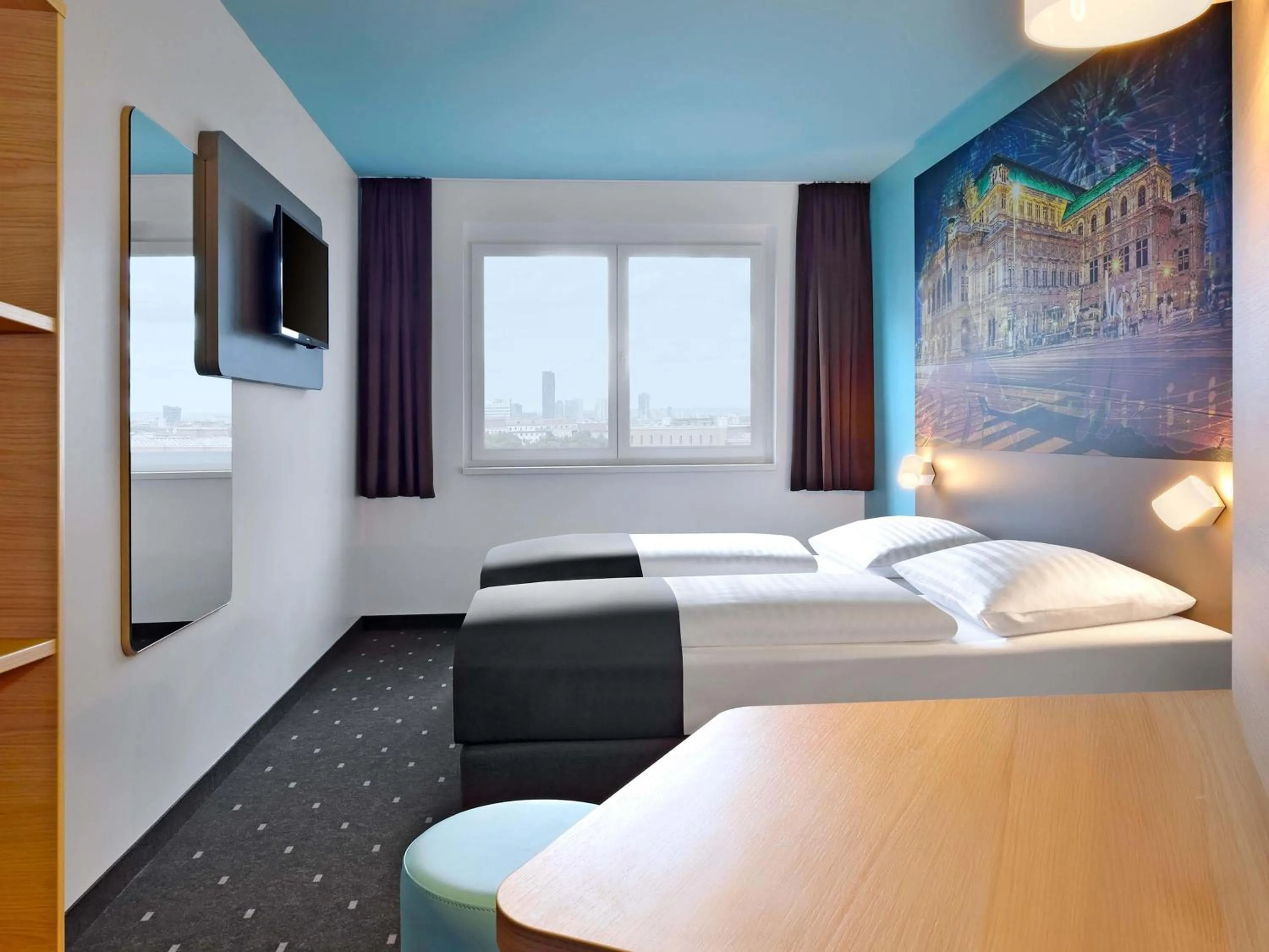 Photo of the whole room, Bed in B&B Hotel Wien-Hbf