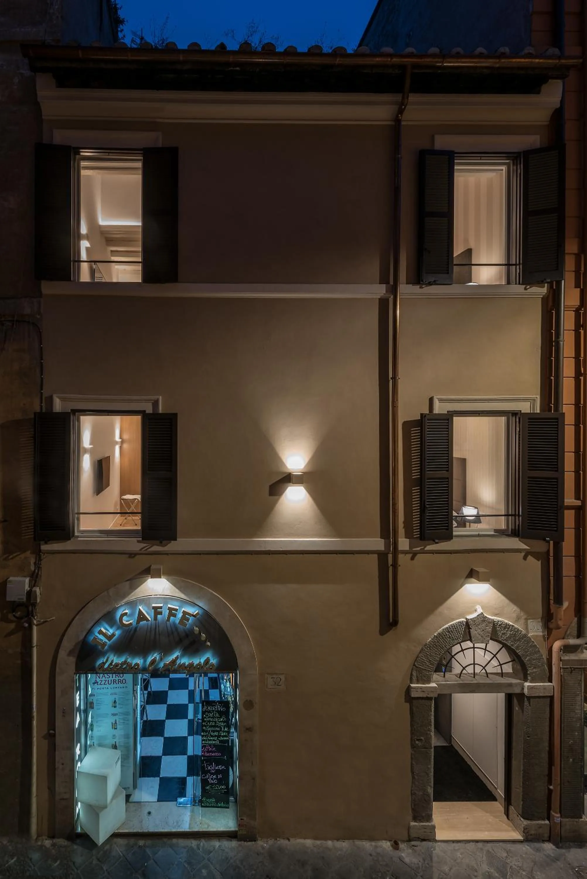 Property building in Laurina 33