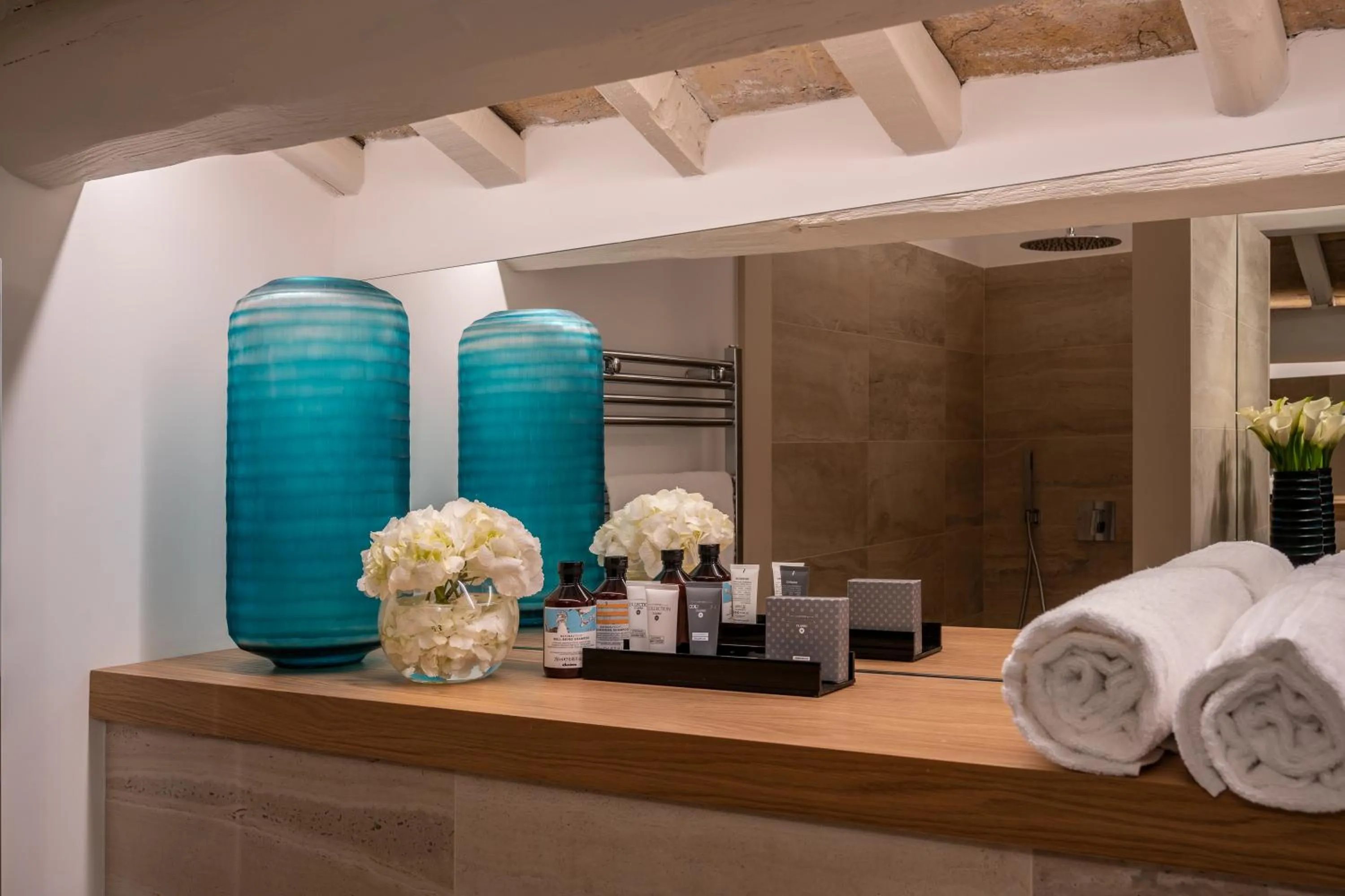 Bathroom in Laurina 33