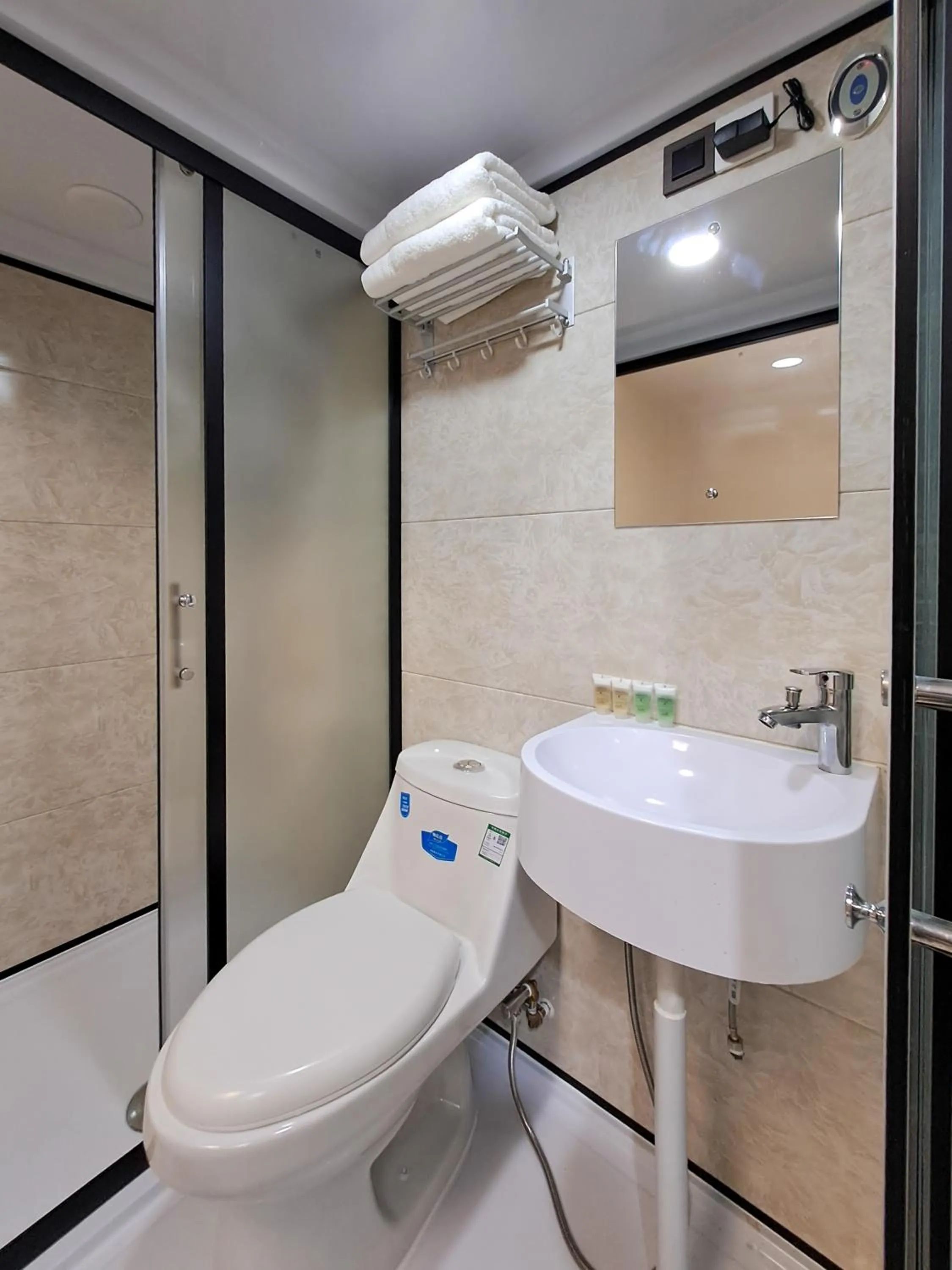 Toilet in Global Residency