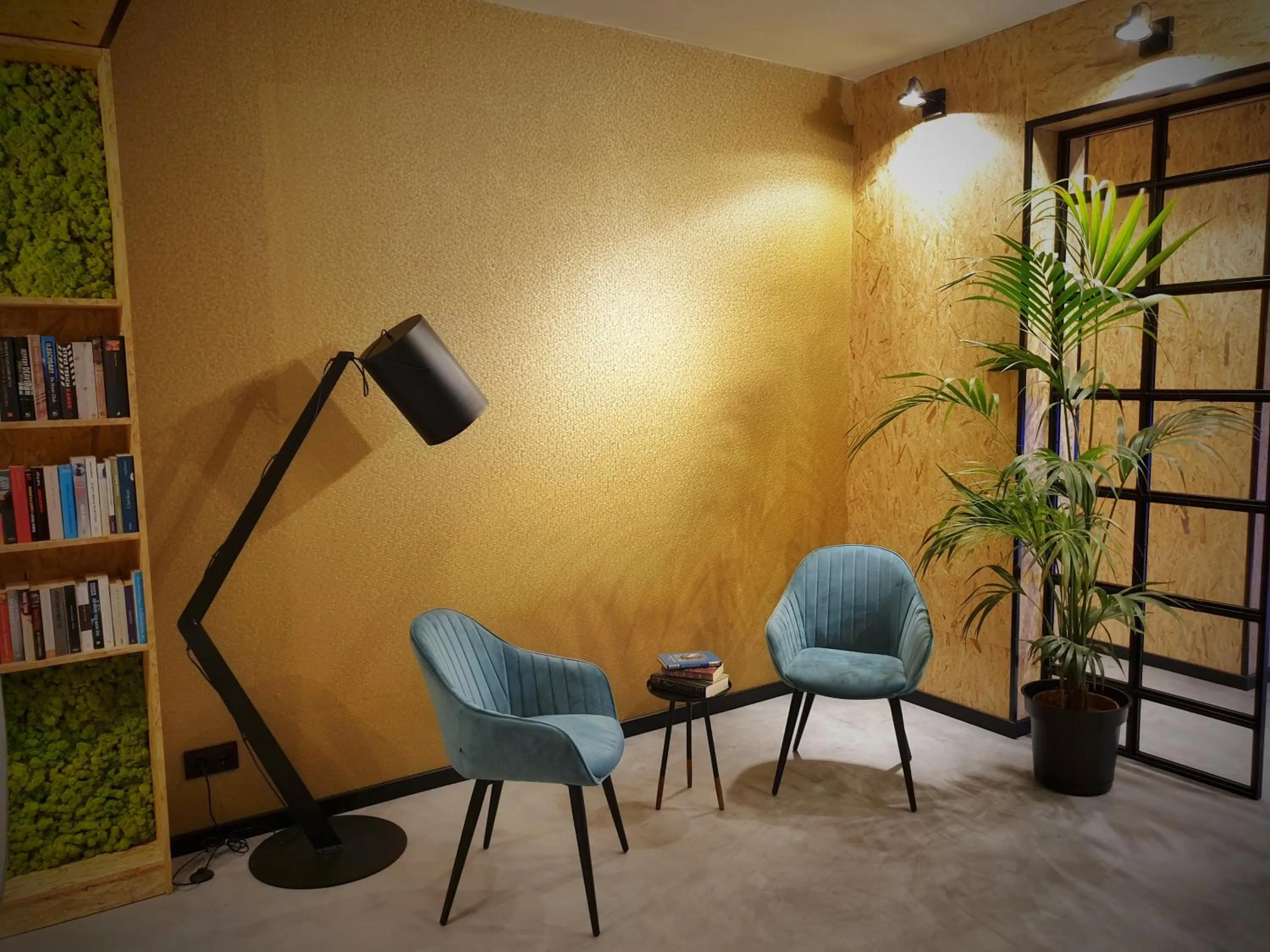 Library in MB Hostels Premium ECO - Adults Recommended