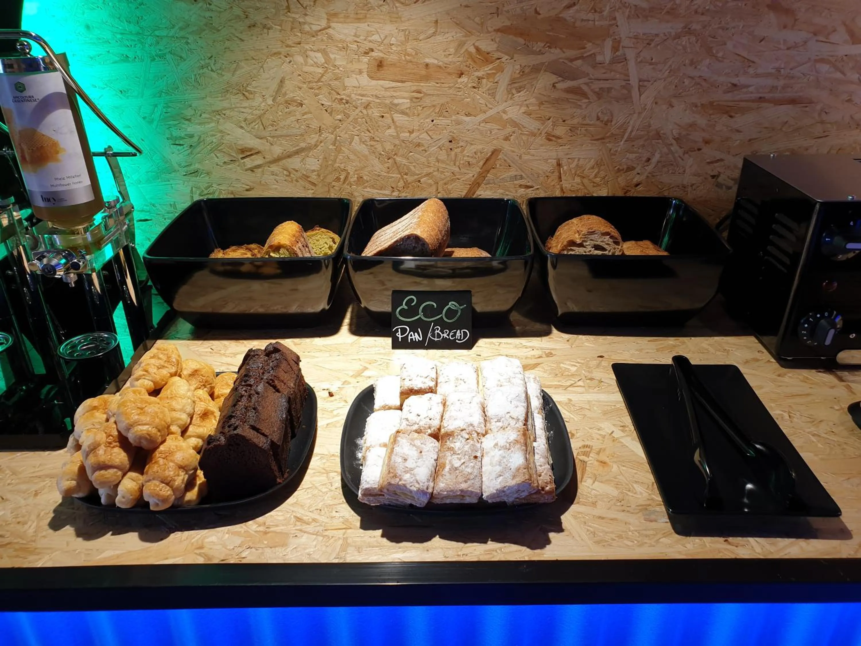 Food in MB Hostels Premium ECO - Adults Recommended