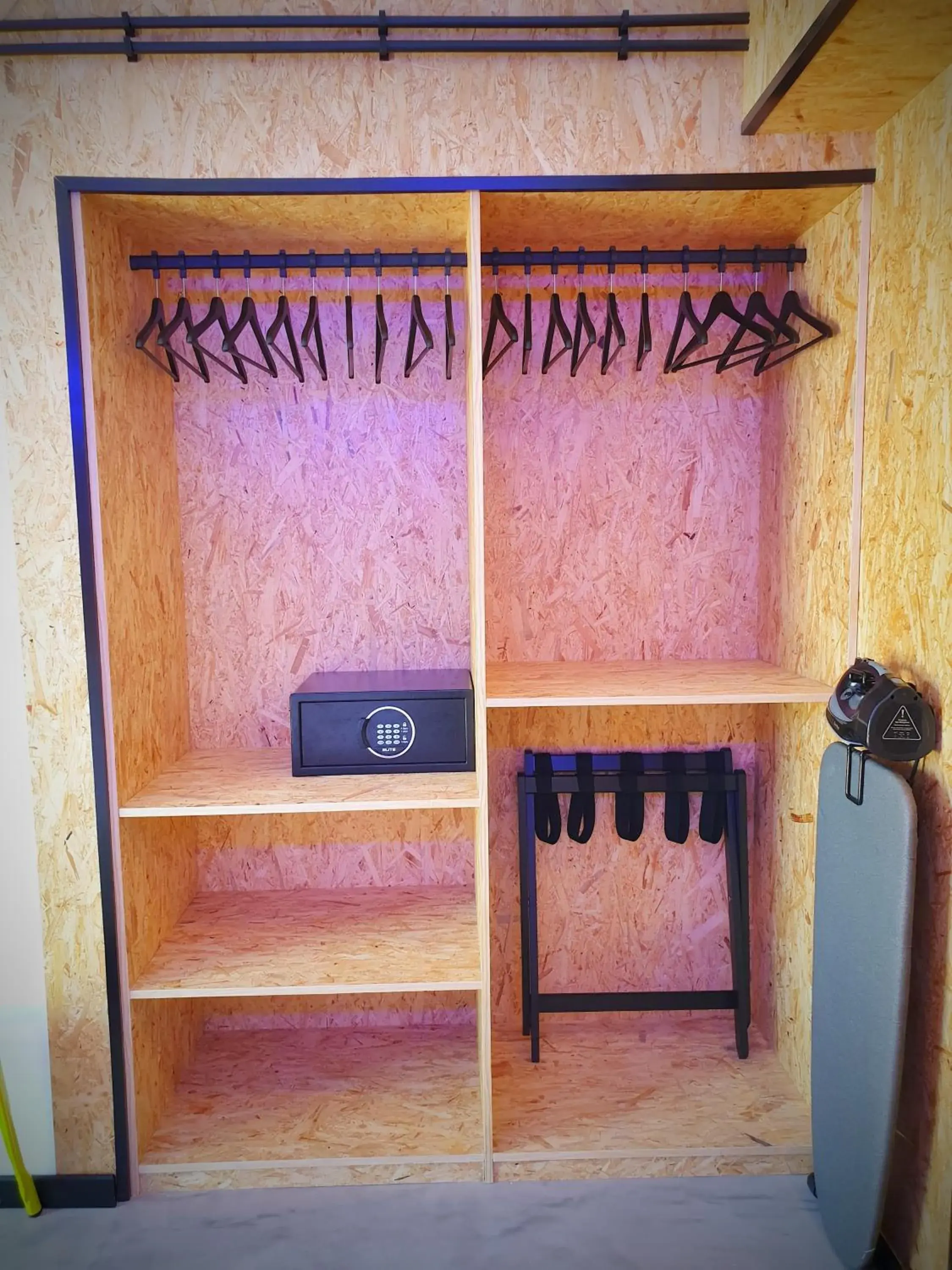 Twin Room with Balcony in MB Hostels Premium ECO - Adults Recommended Twin Room with Balcony in MB Hostels Premium ECO - Adults Recommended
