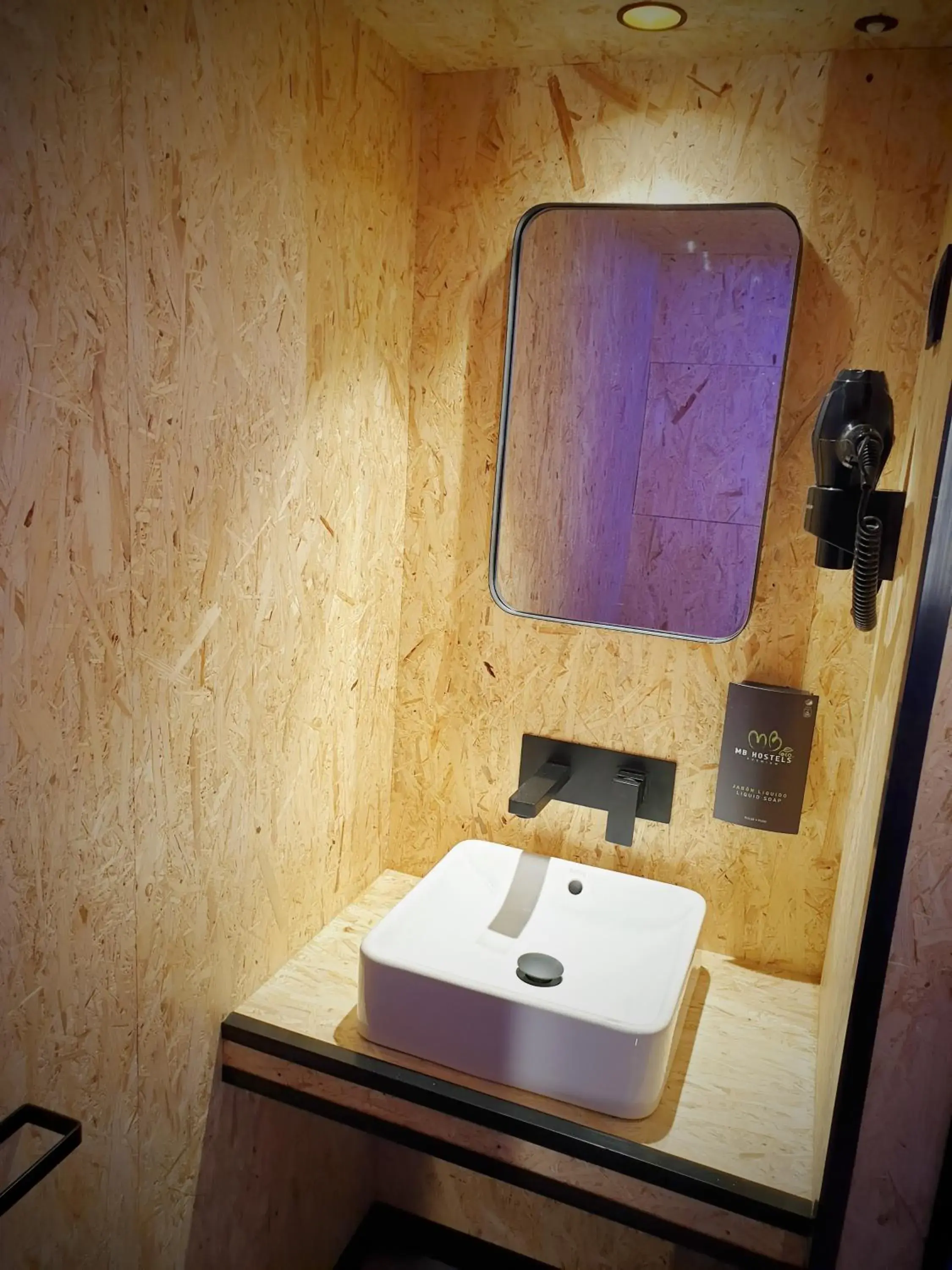 Twin Room with Balcony in MB Hostels Premium ECO - Adults Recommended Twin Room with Balcony in MB Hostels Premium ECO - Adults Recommended