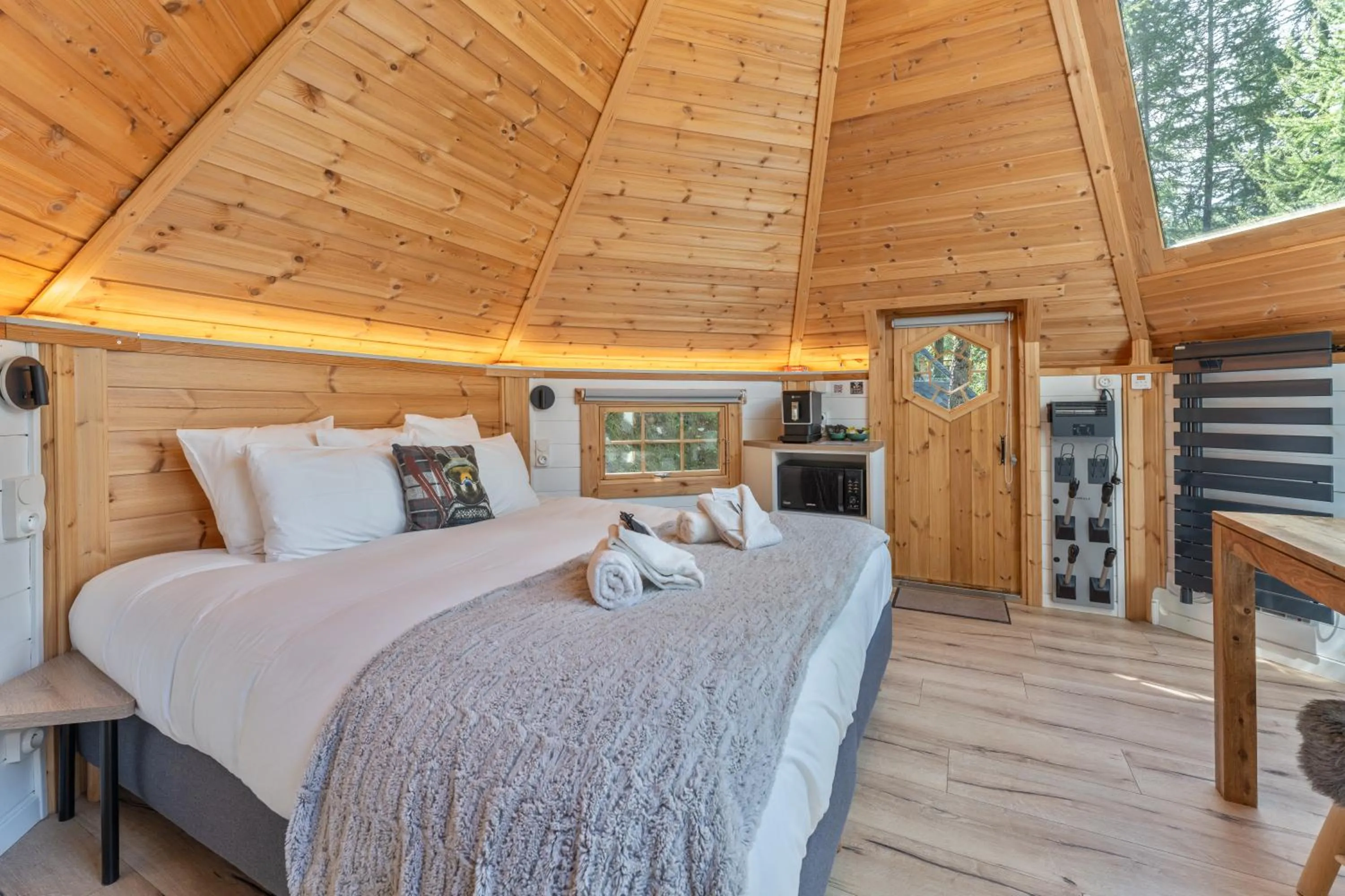Bedroom, Bed in Alpin D'Hôme Hôtel & Spa