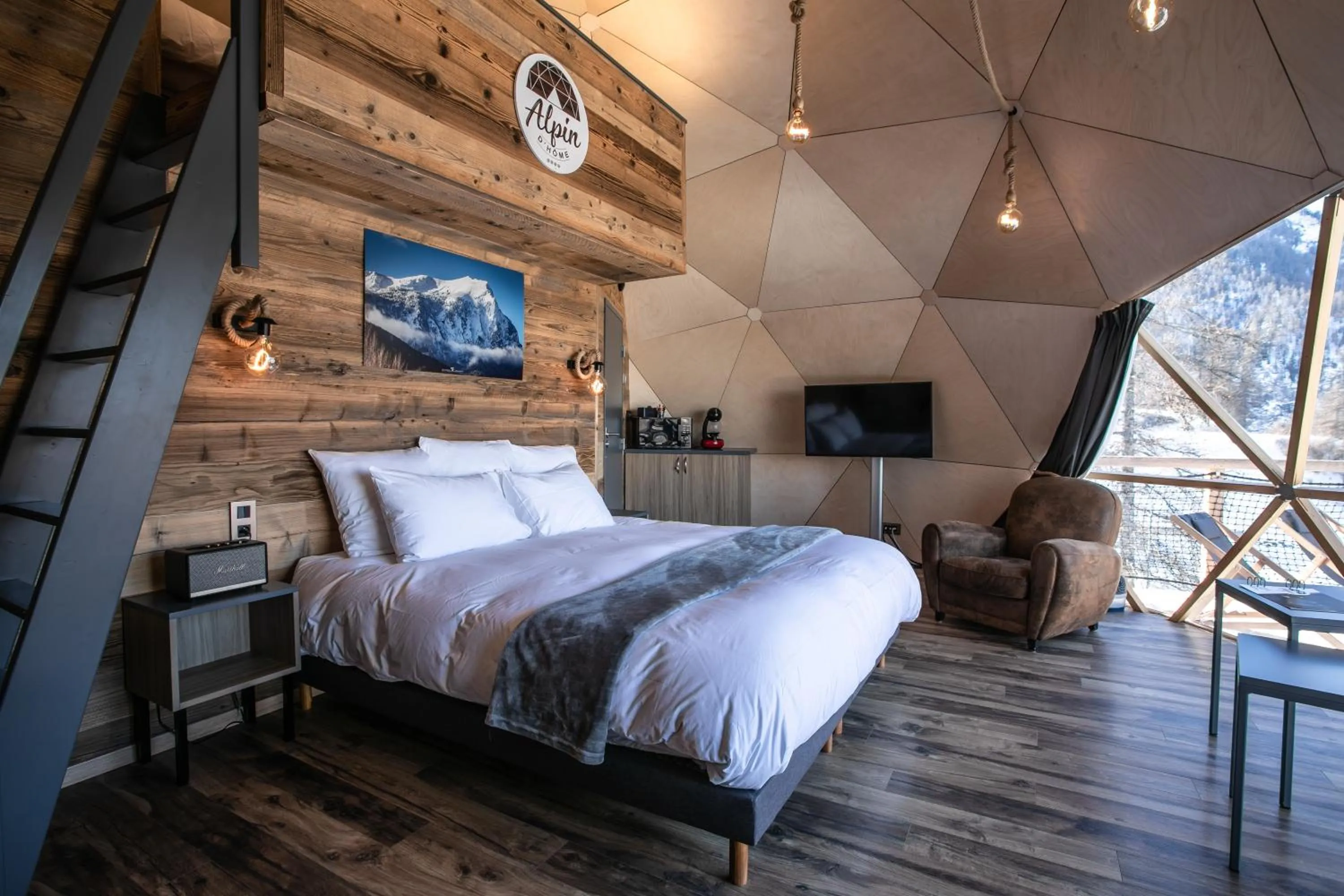 Bedroom, Bed in Alpin D'Hôme Hôtel & Spa