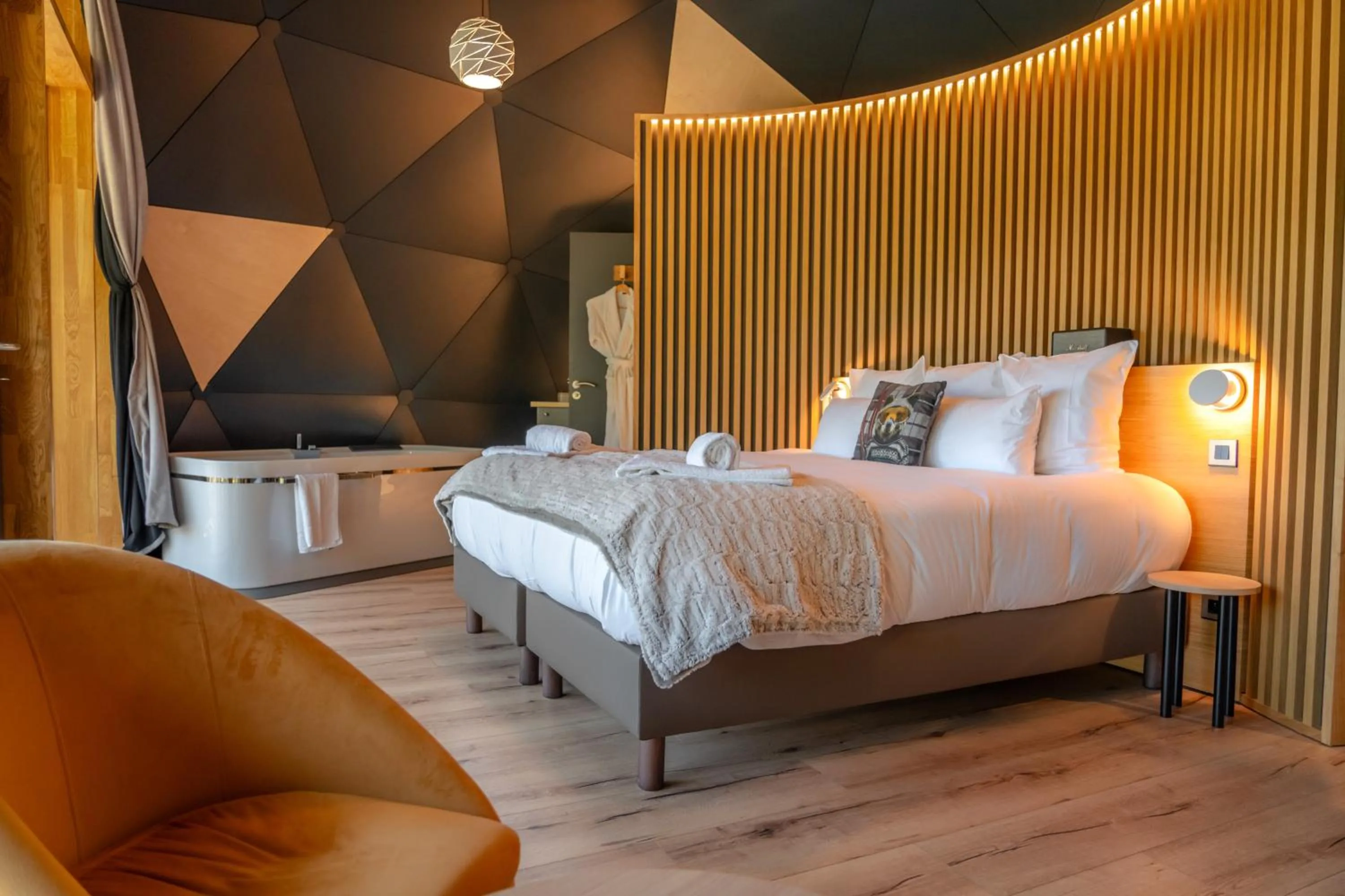 Bedroom, Bed in Alpin D'Hôme Hôtel & Spa