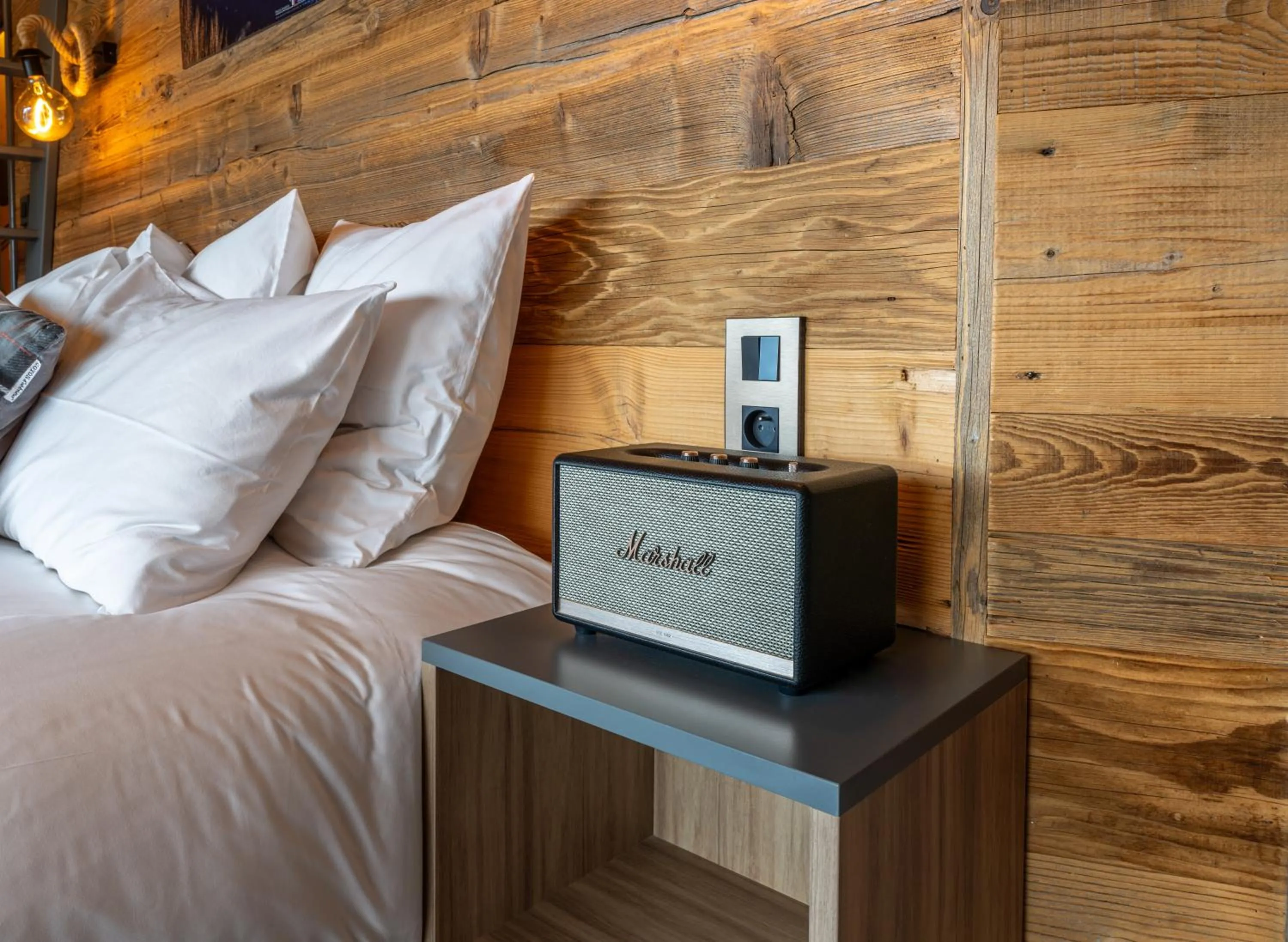 TV and multimedia, Bed in Alpin D'Hôme Hôtel & Spa