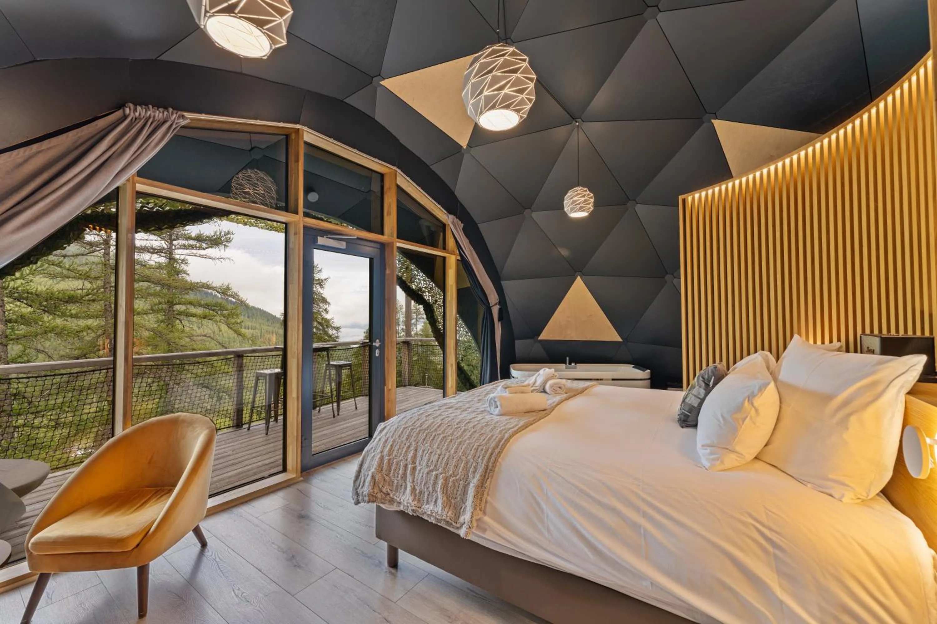 Bedroom, Bed in Alpin D'Hôme Hôtel & Spa
