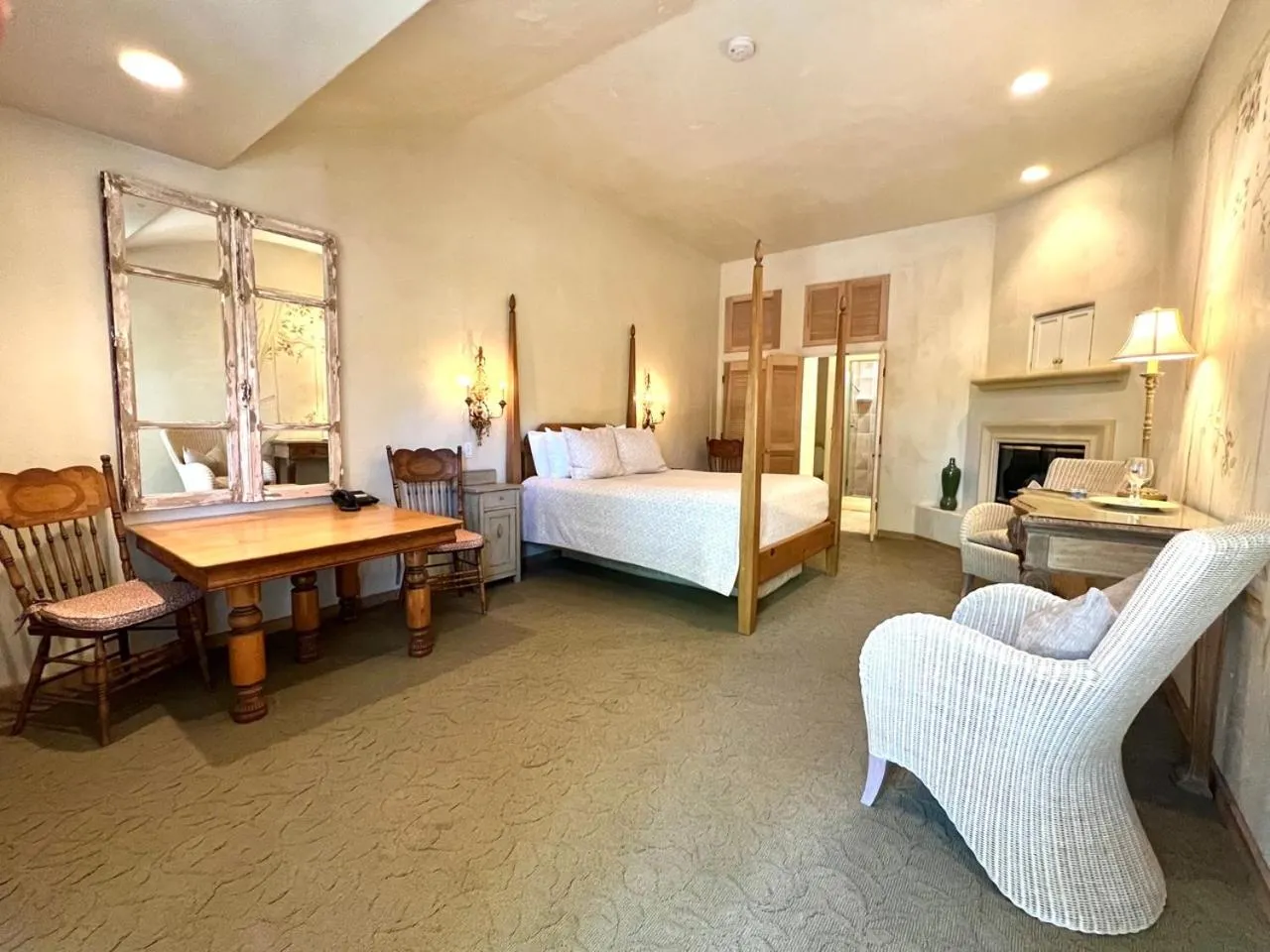 Bed in Petit Logis Inn