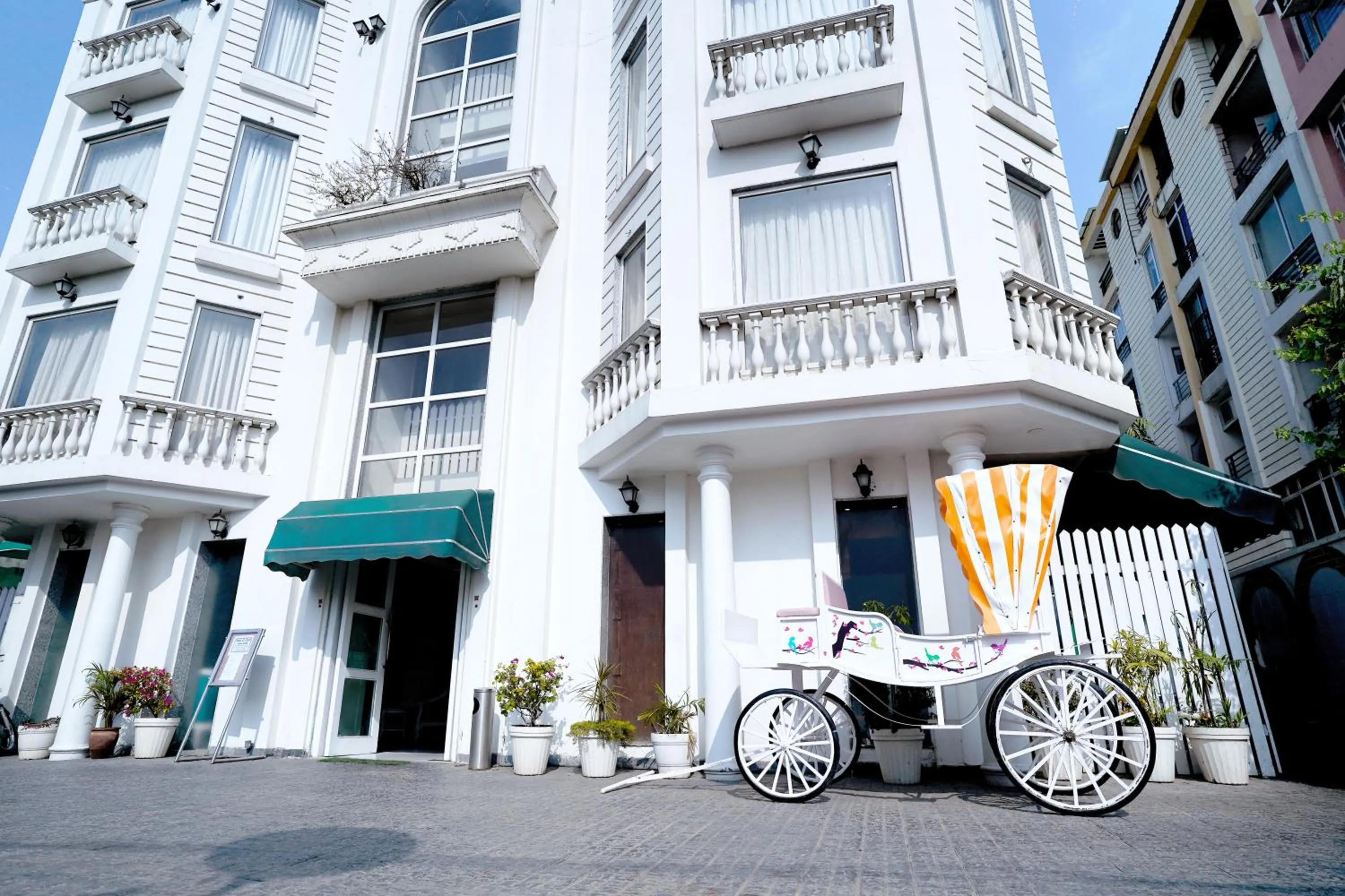 Hotel Magenta Jaipur