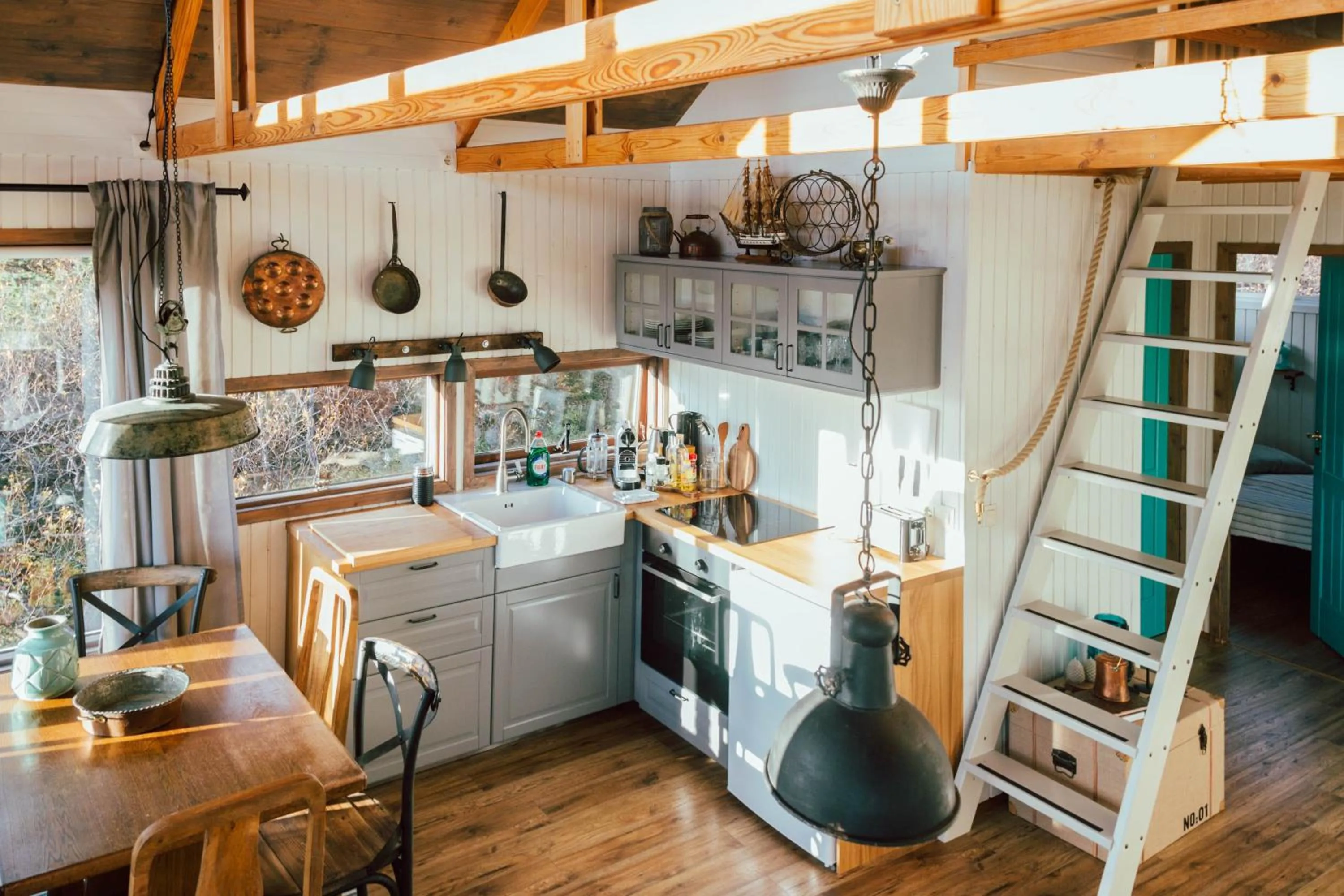 Kitchen or kitchenette in Mulakot Cosy Cabins