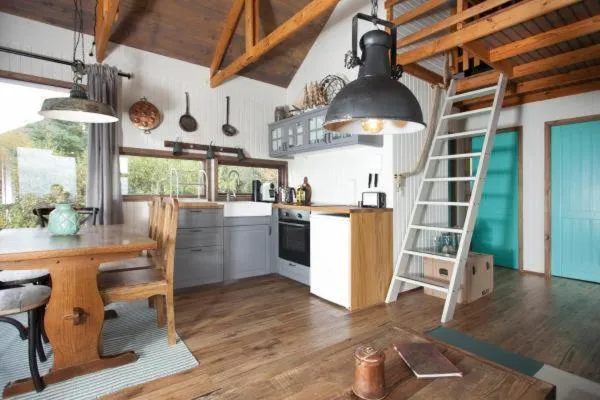 Kitchen or kitchenette in Mulakot Cosy Cabins