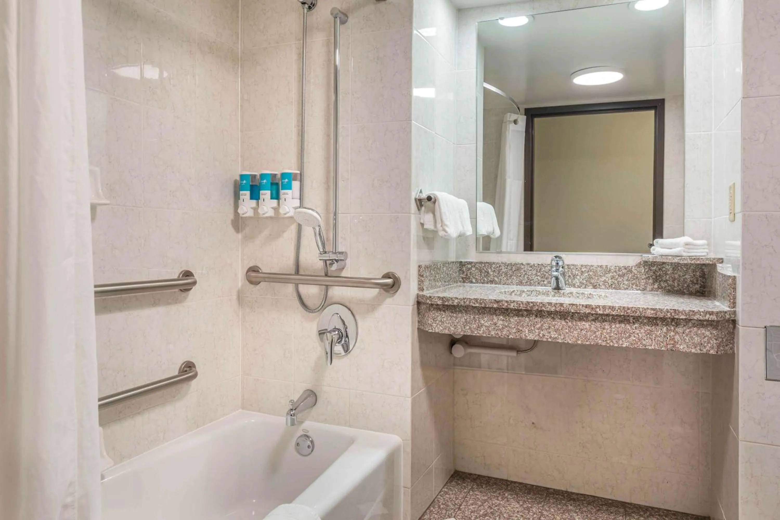 Bathroom in Drury Inn & Suites St. Louis-Southwest