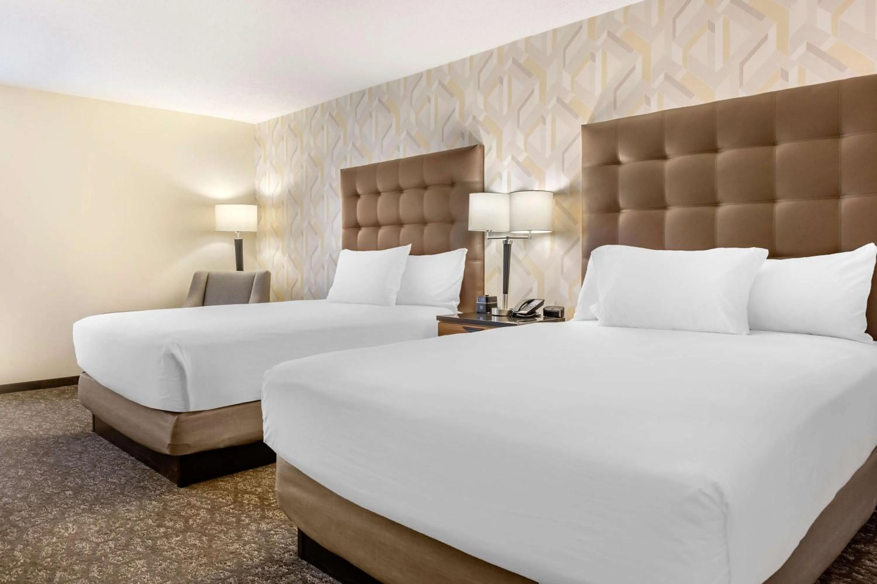 Bedroom, Bed in Drury Inn & Suites St. Louis-Southwest