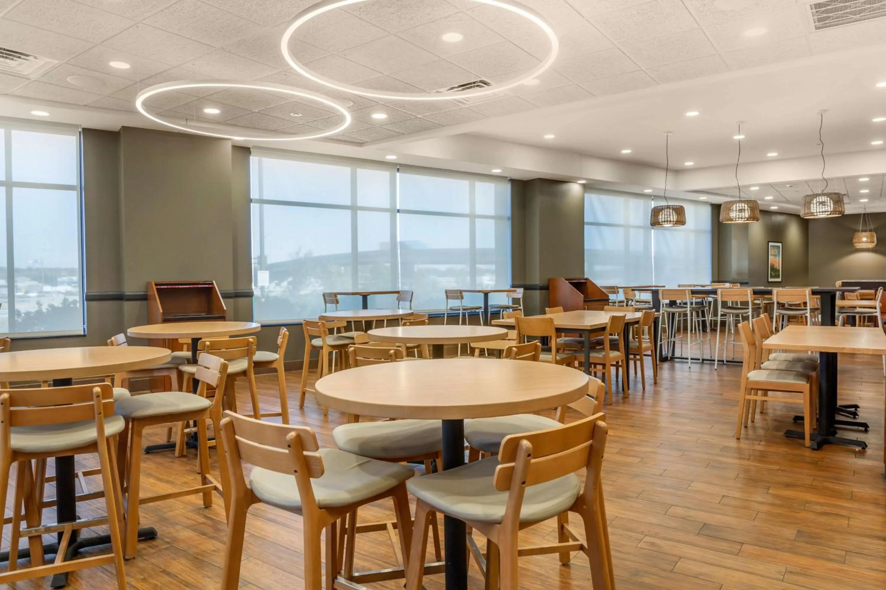 Breakfast in Drury Inn & Suites St. Louis-Southwest