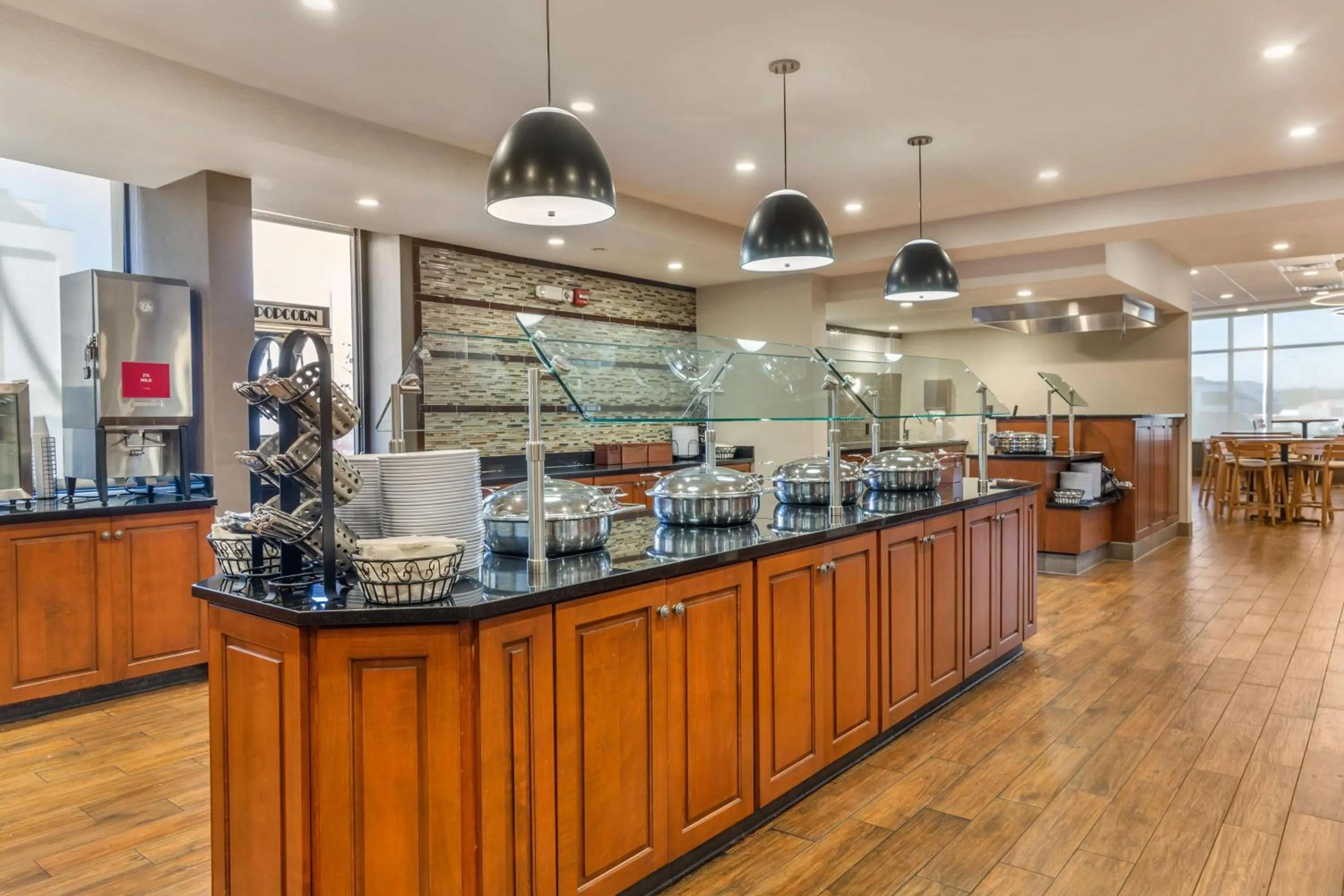 Breakfast in Drury Inn & Suites St. Louis-Southwest