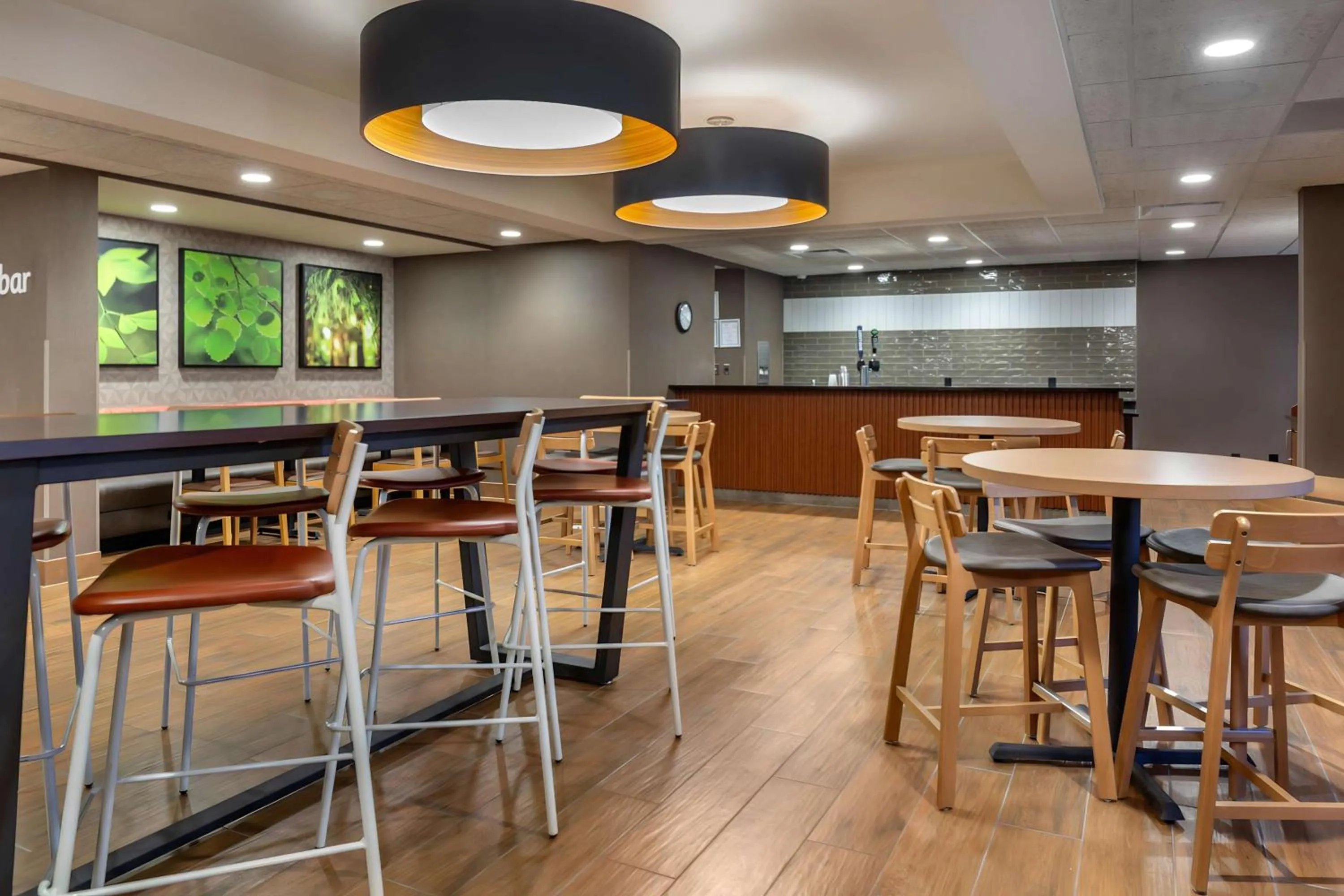 Lounge or bar in Drury Inn & Suites St. Louis-Southwest