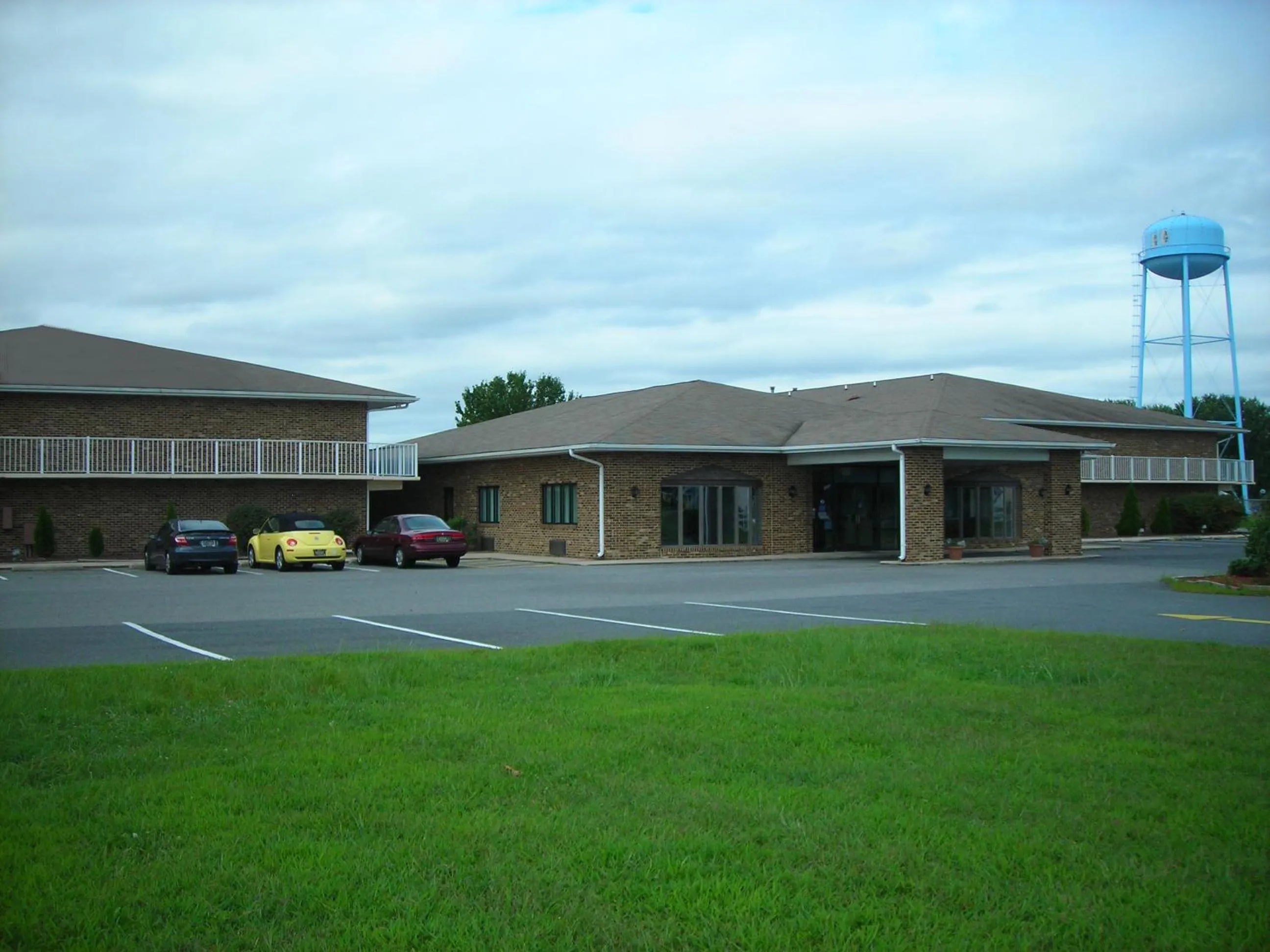 Facade/entrance in Atlantic Inn